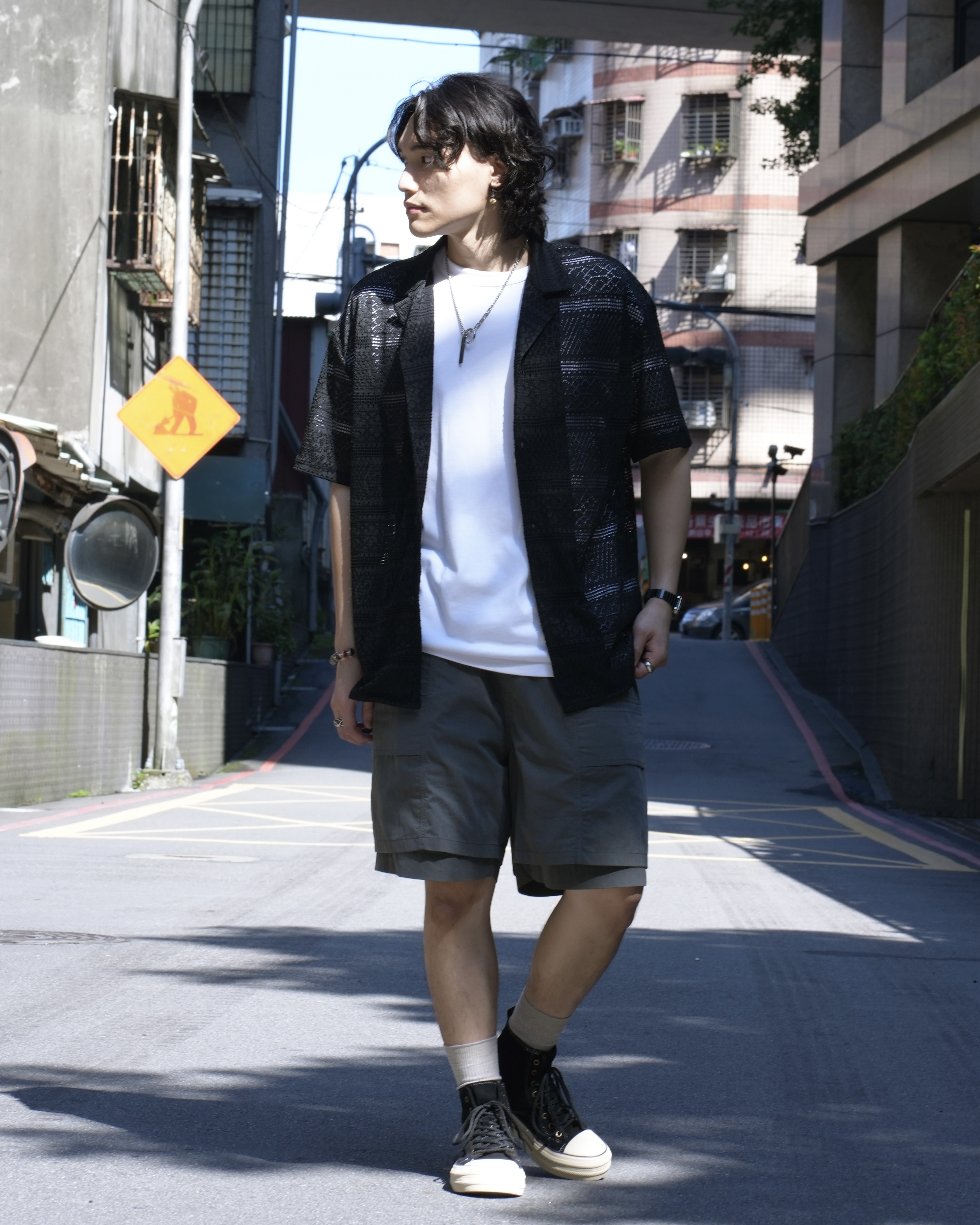 MJ042 日系鏤空花紋古巴領短袖襯衫-黑色