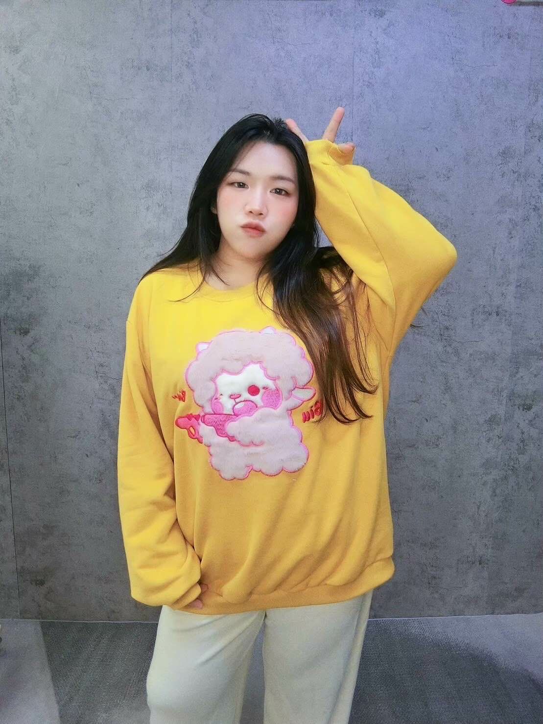 小綿羊貼布大學T