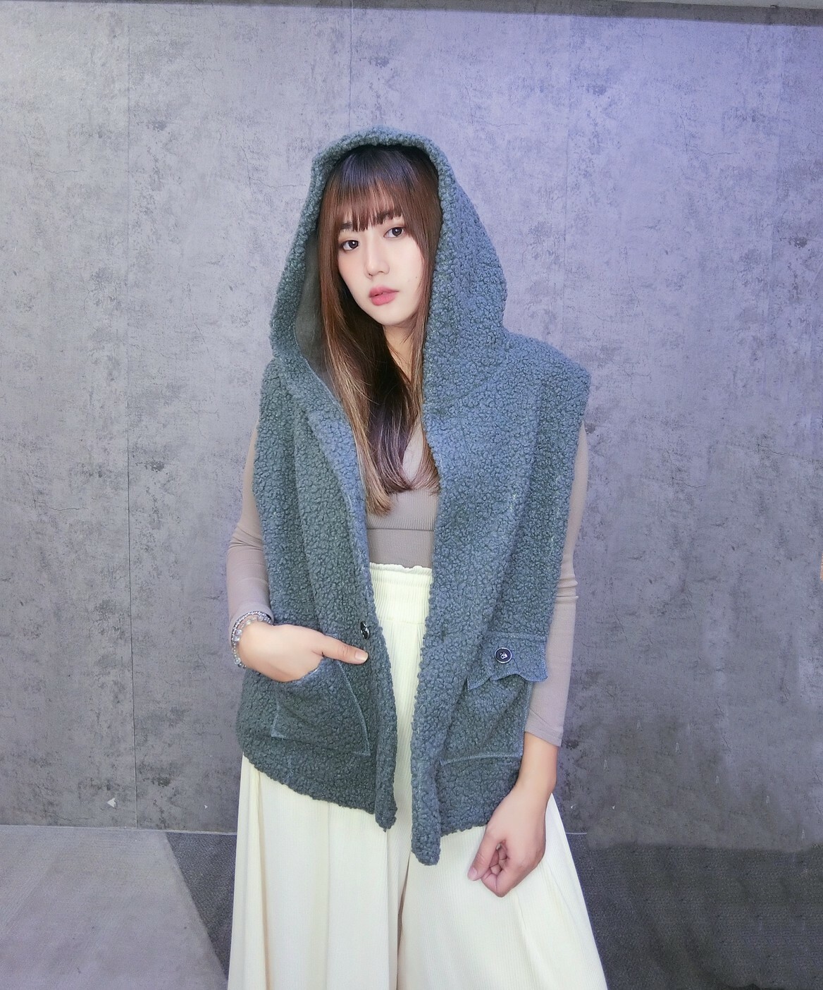 熊熊QQ毛釦釦連帽背心