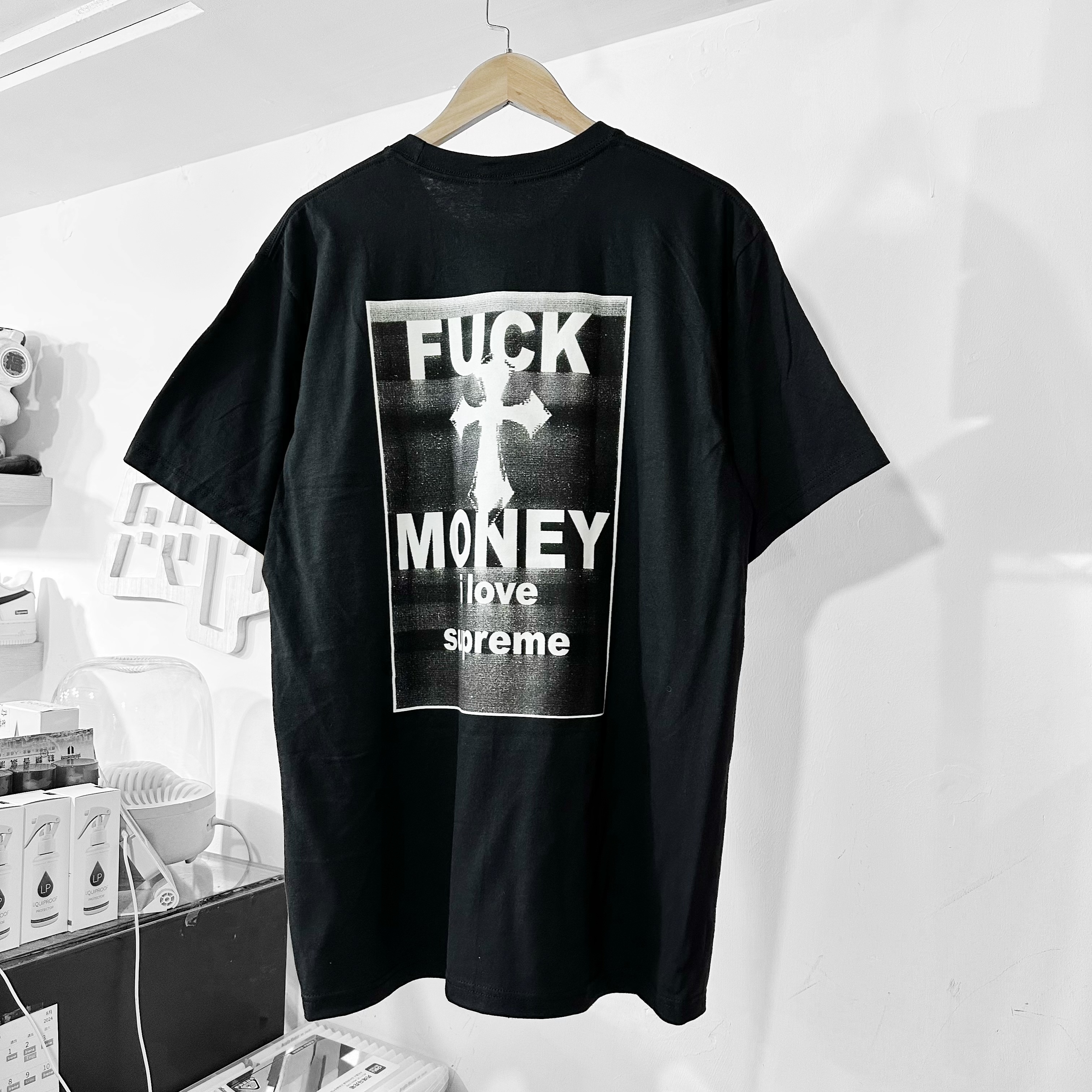 SUPREME FW24 FUCK MONEY TEE BLACK