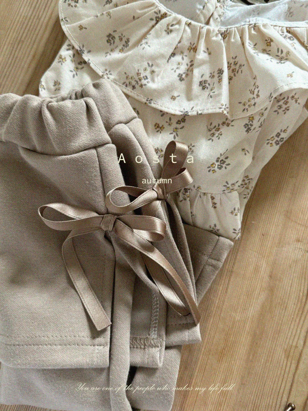 韓國 Aosta-秋款經典翻領娃娃上衣-搭配