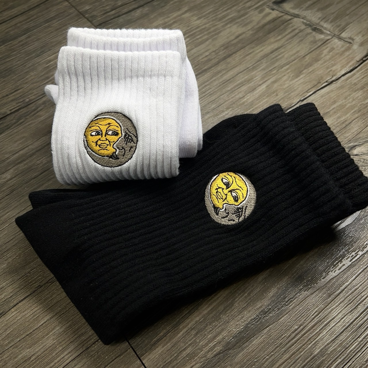 【SCSXU10】太陽月亮刺繡毛巾襪