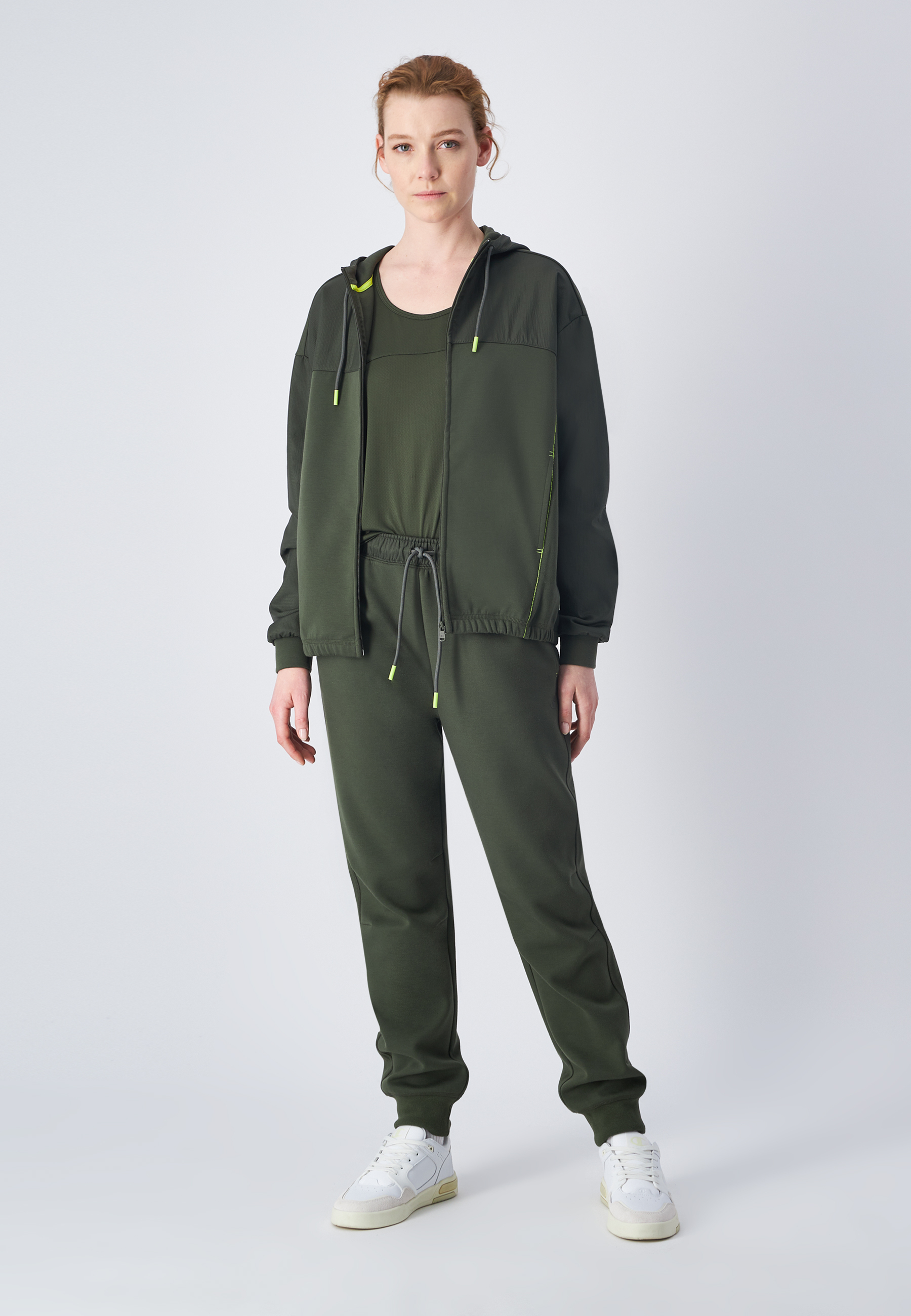 女款- LEGACY運動縮口長褲-綠色（117477-GS508）