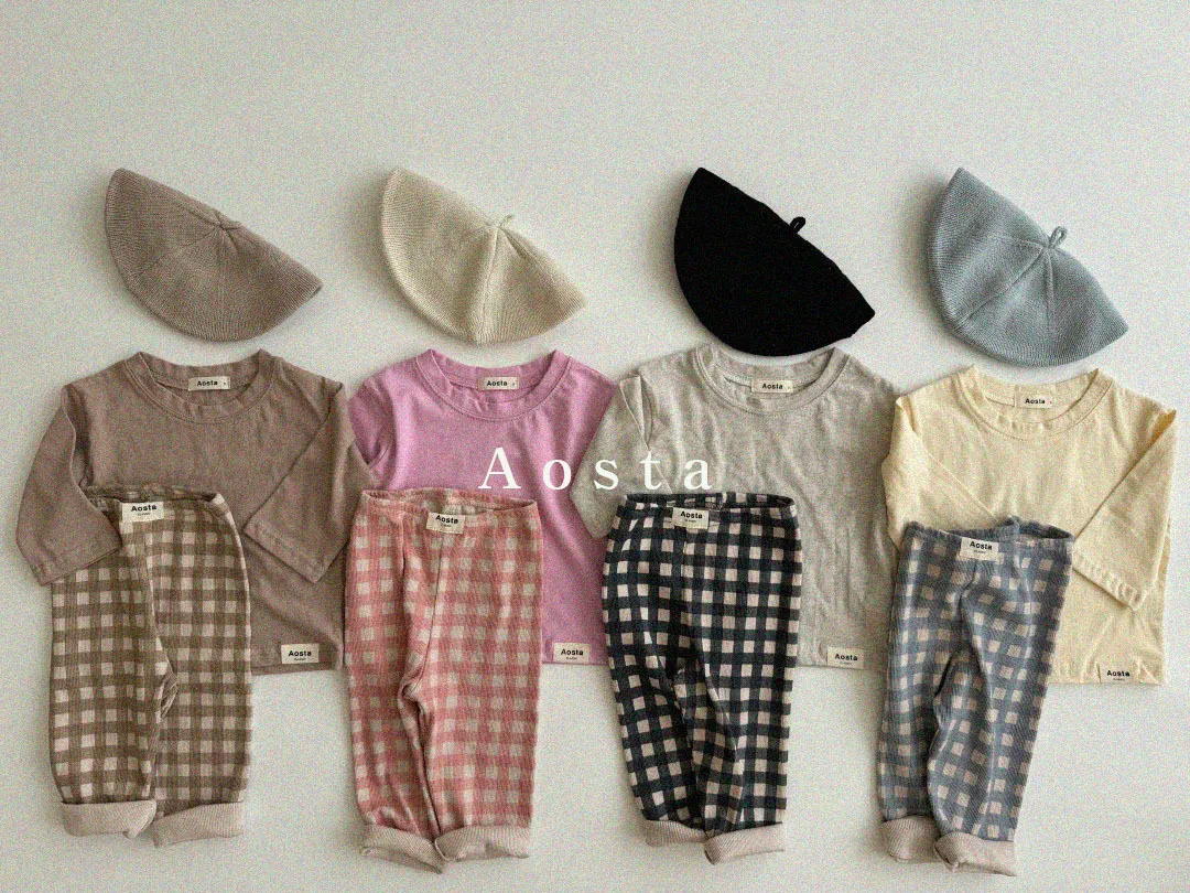 韓國 Aosta-秋款經典格紋內搭褲-素色T-shirt穿搭