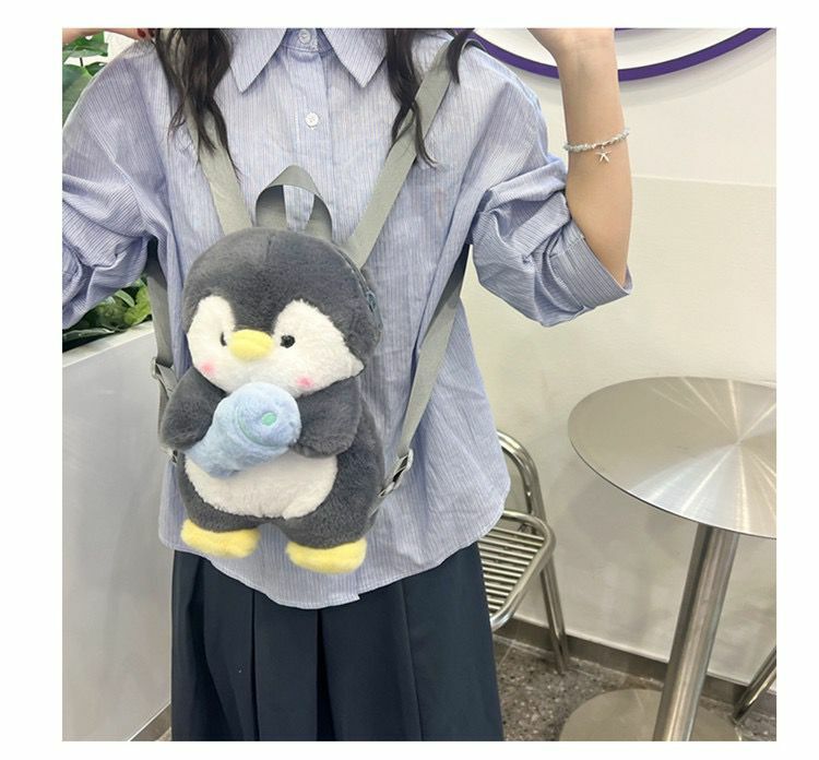 Flush Penguin Backpack （W:20cm, H:28cm, TB:11cm)