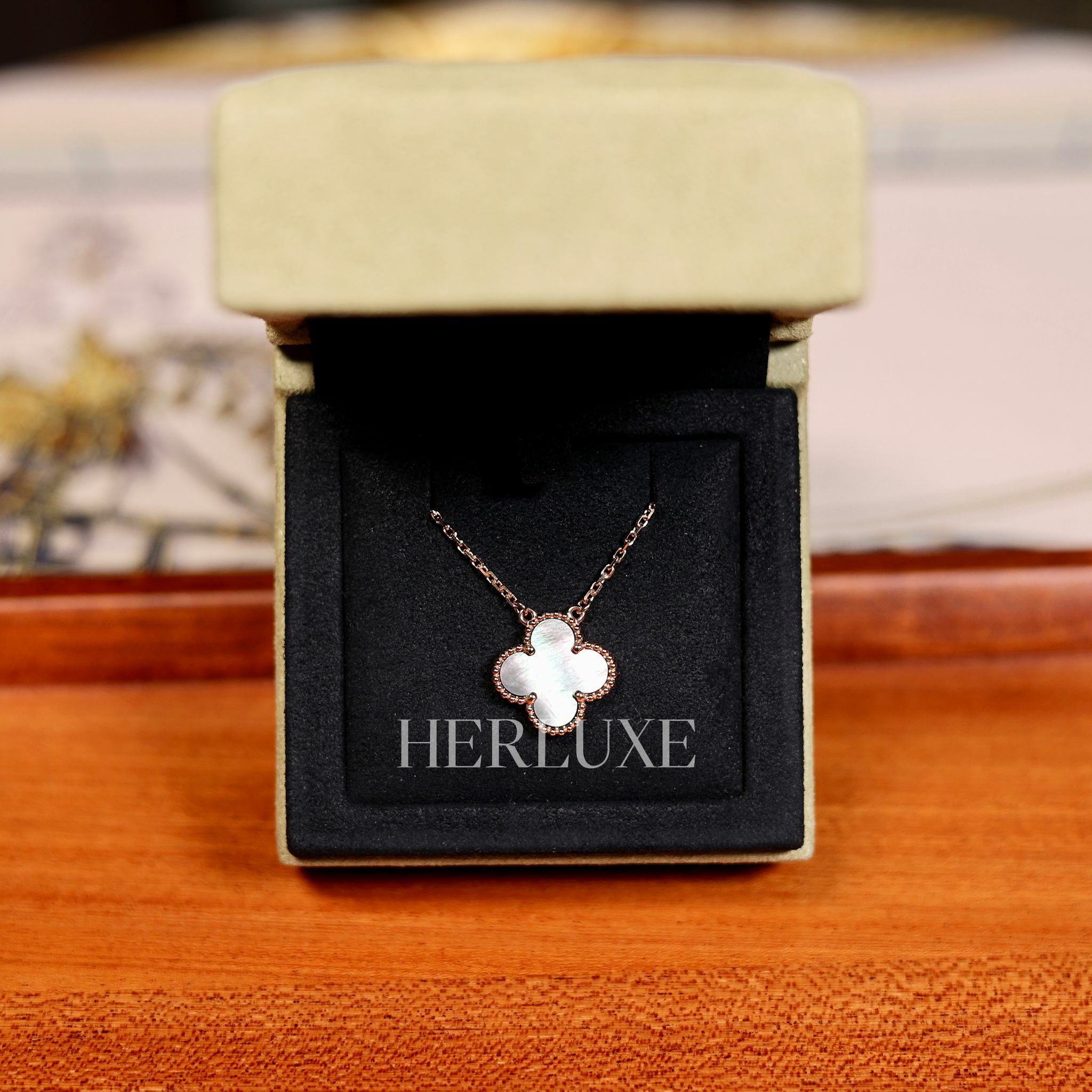 VCA vintage alhambra pendant grey mother of pearl x rose gold