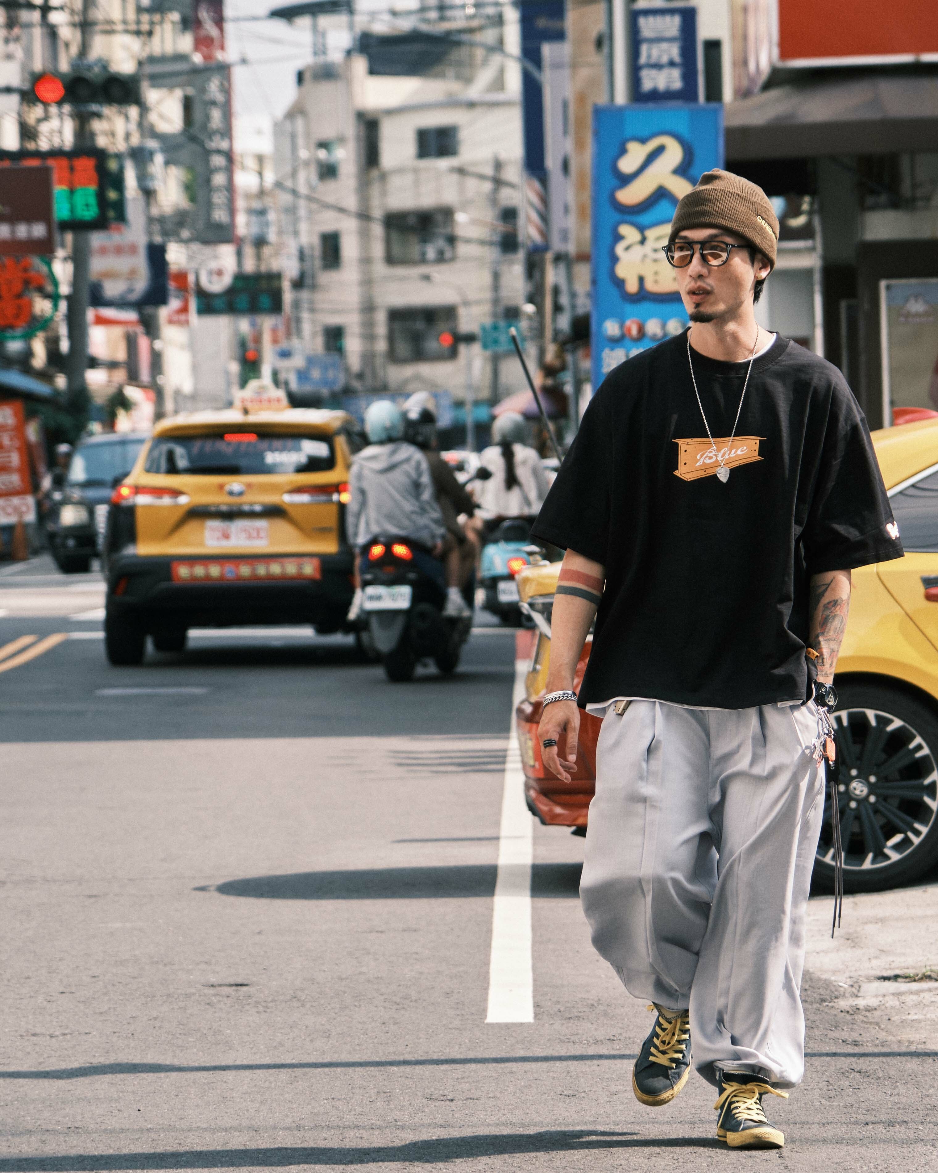 chusedesign-2024-spring-summer-wide-straight-pants-light-gray