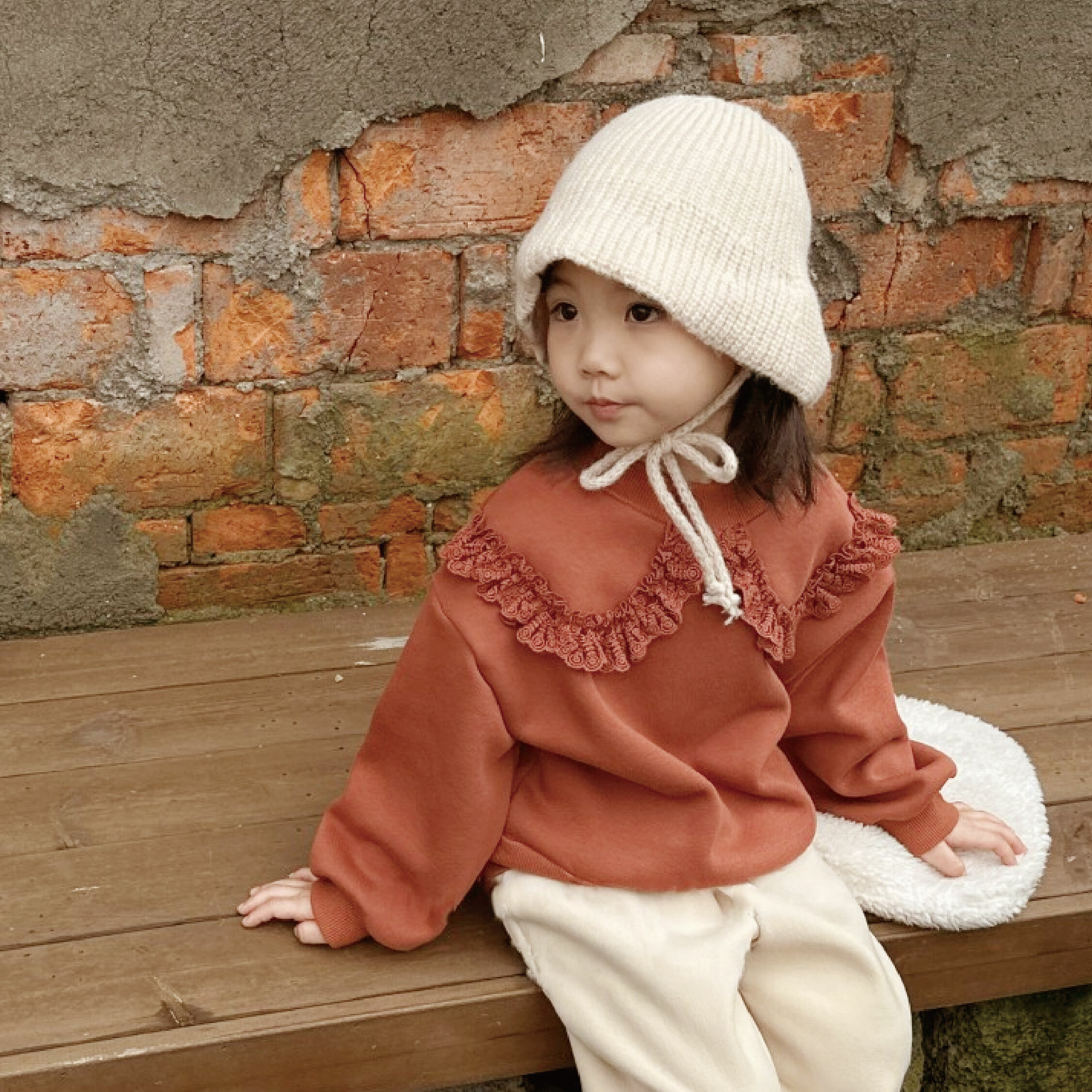 【H35728】氣質荷葉蕾絲設計刷毛上衣