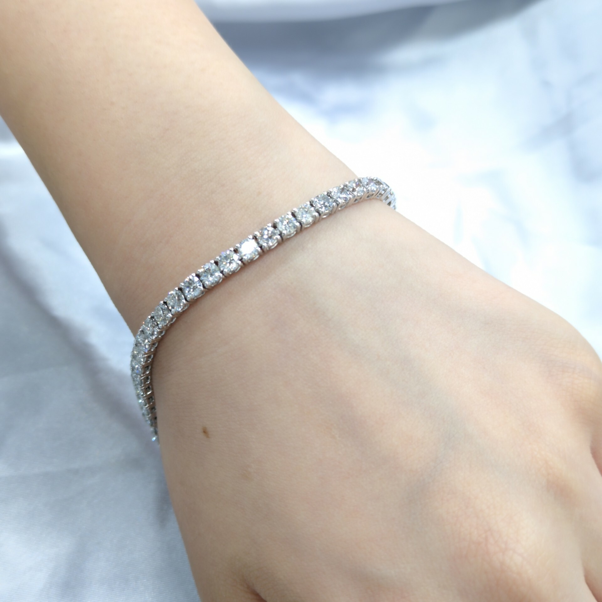 全新18K白金6卡68份鑽石手鍊