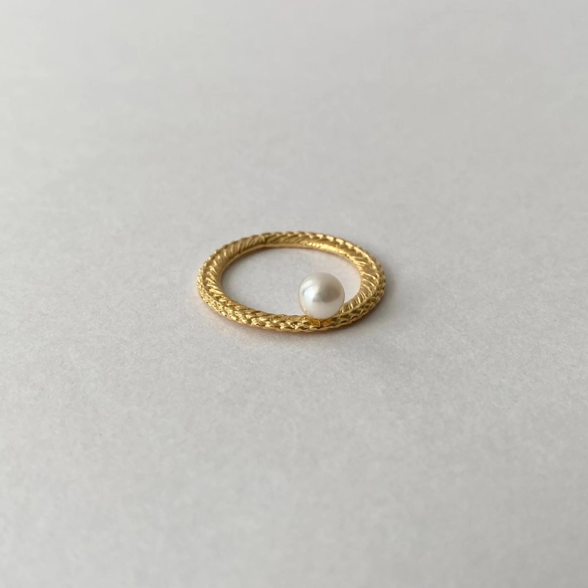 Stitch Circle Ring / Pearl (gold)｜FLAVOUR