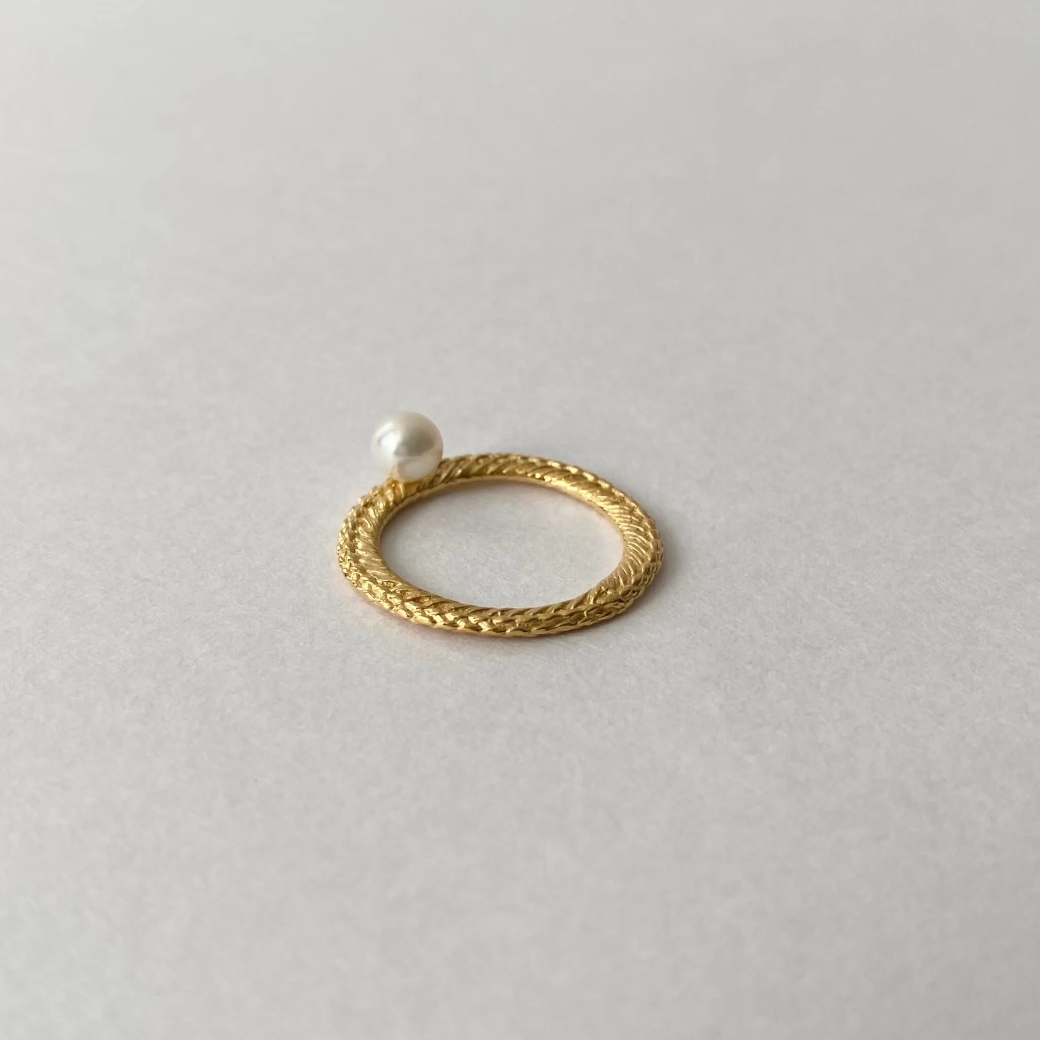 Stitch Circle Ring / Pearl (gold)｜FLAVOUR