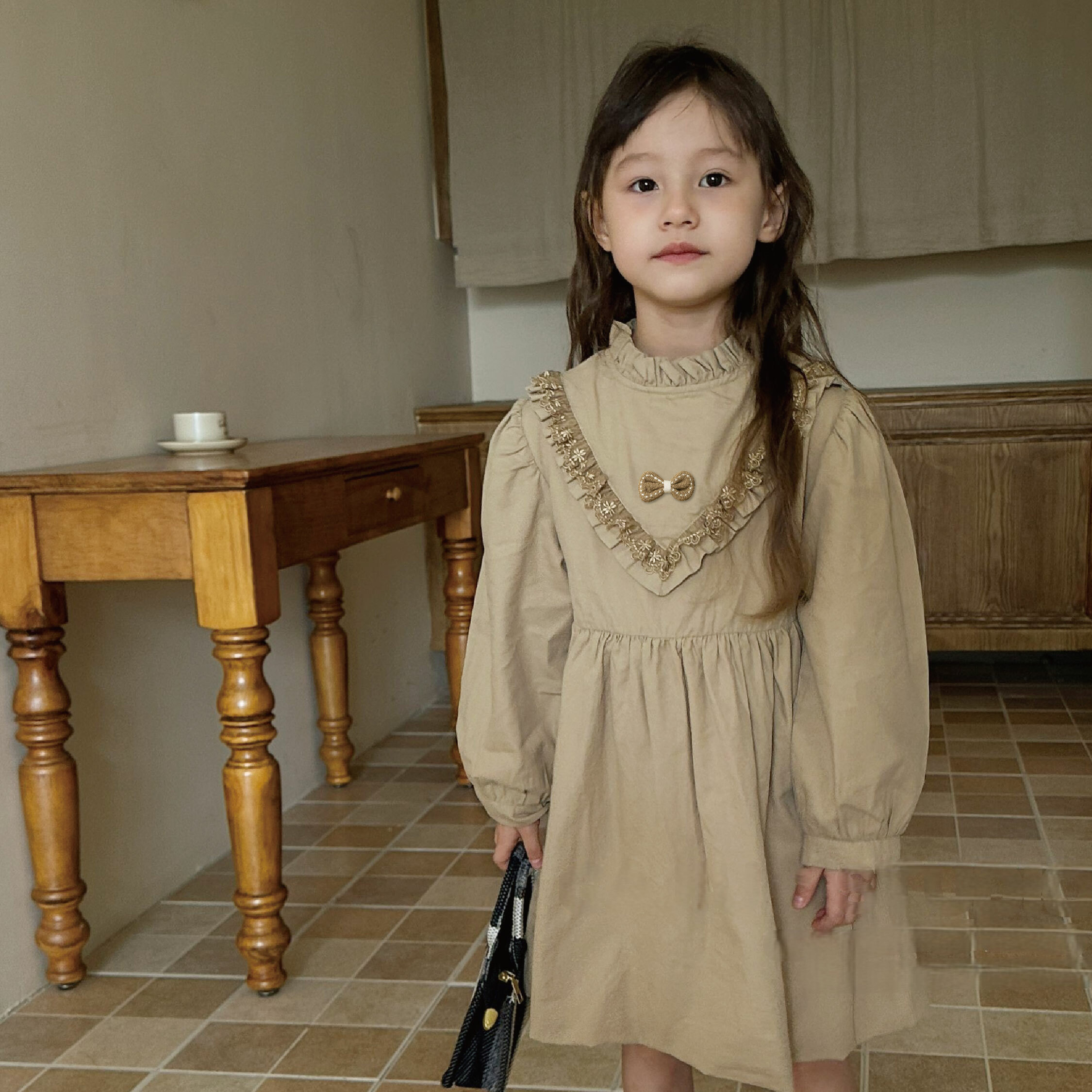 【H35750】質感蝴蝶結蕾絲拼接內刷毛洋裝＊二色