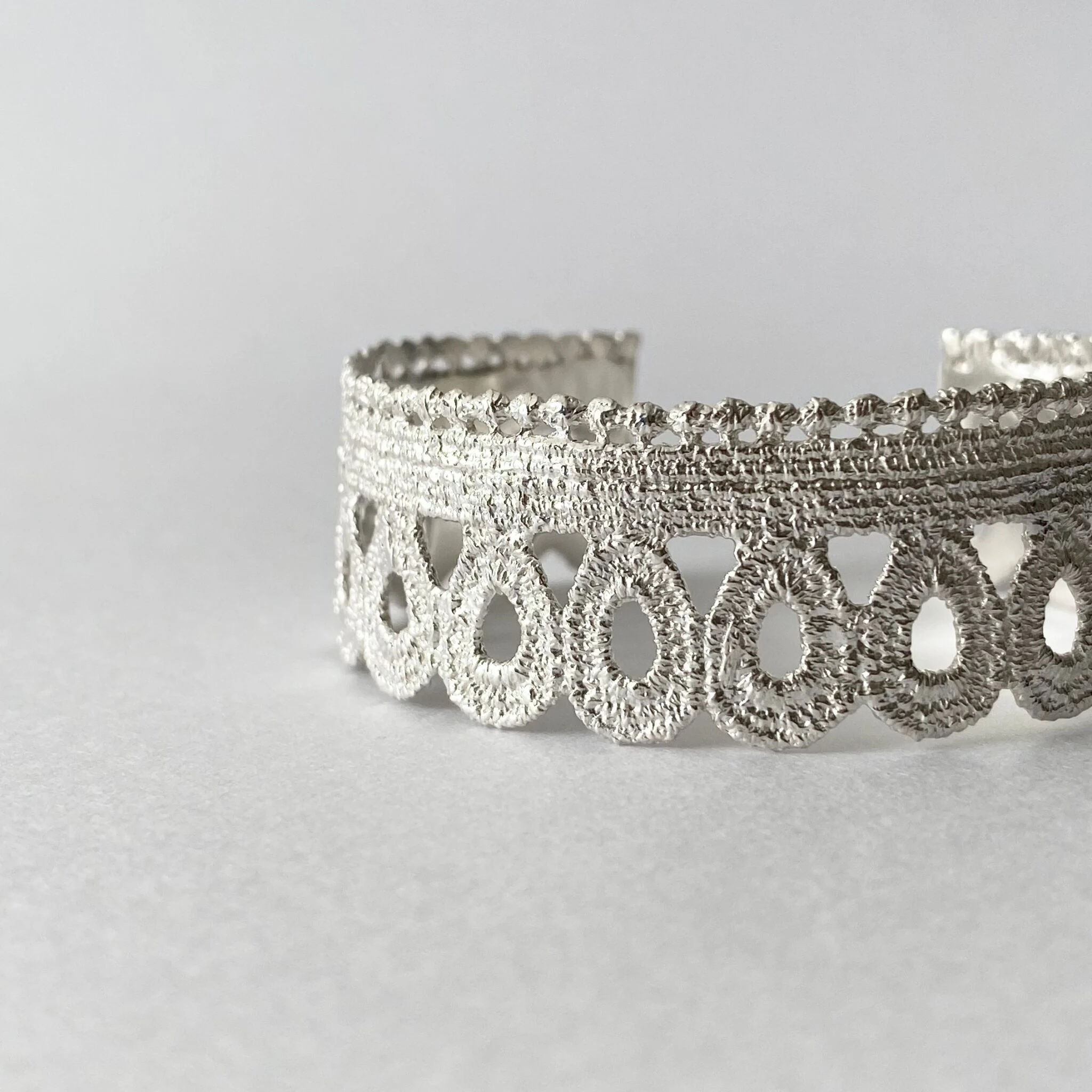 Lace Loop Bangle (silver)｜FLAVOUR