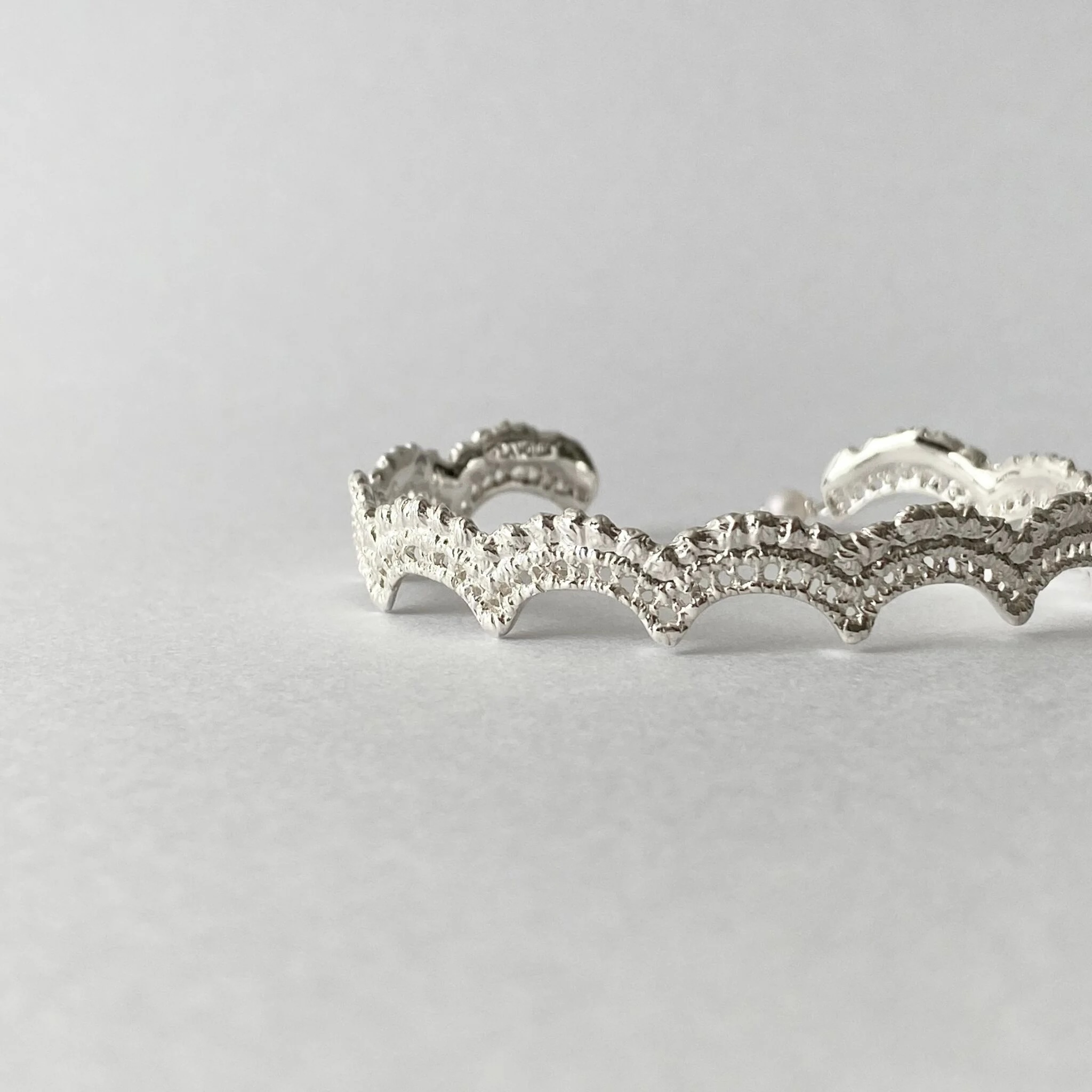 Lace Wave Bangle (silver)｜FLAVOUR