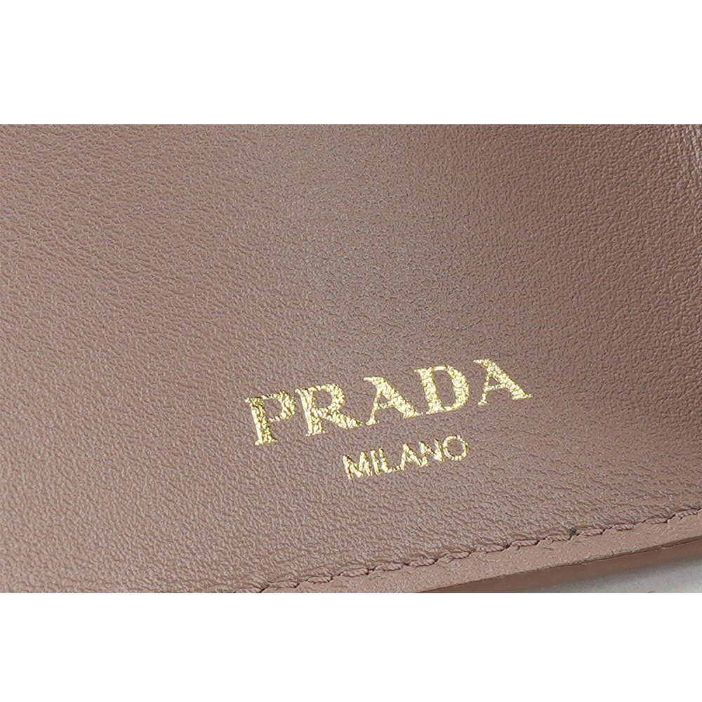 【PRADA】三角牌Logo水波紋信封造型迷你三折短夾(藕粉色) 1MH021 2DDU F0236