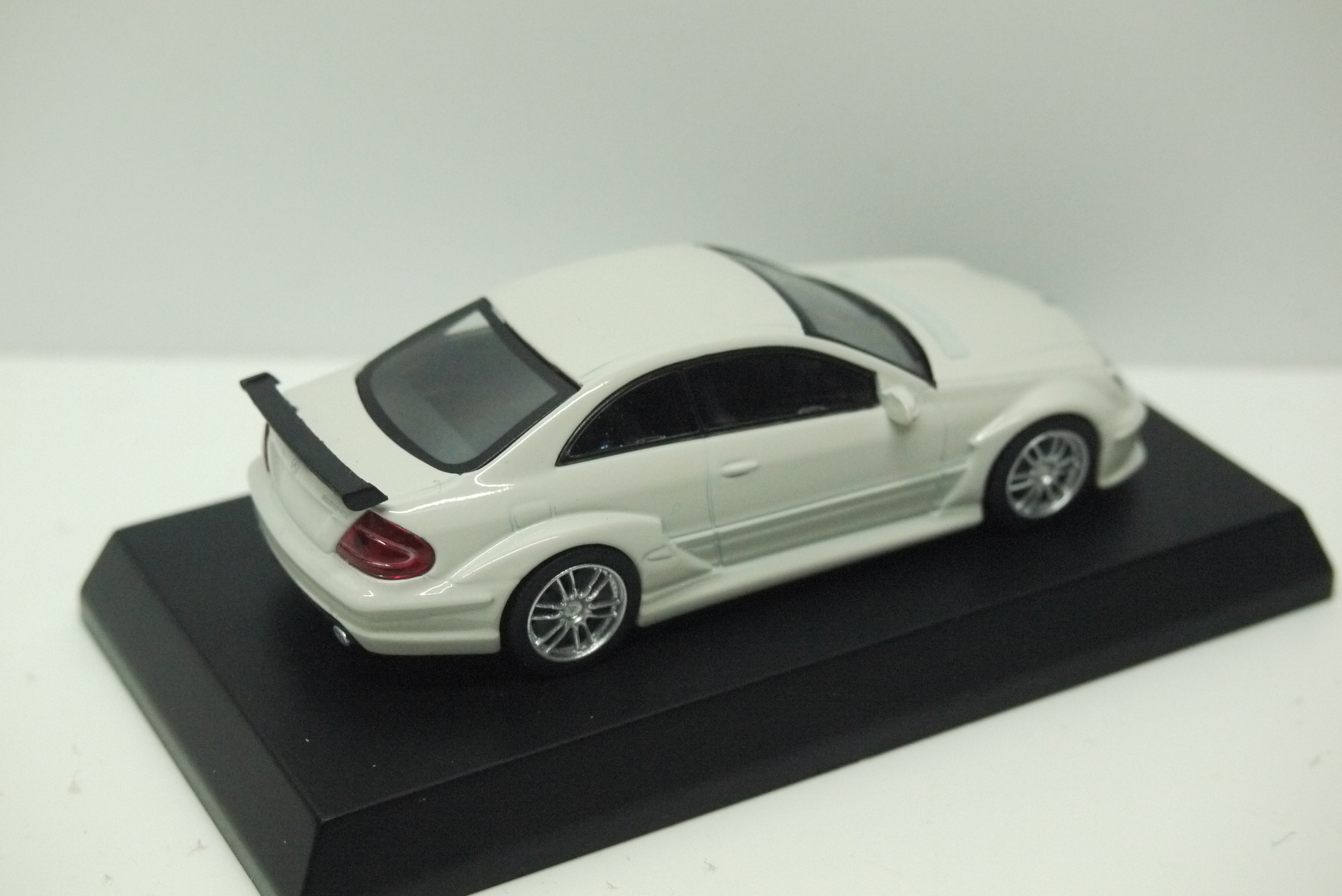Kyosho Mercedes Benz CLK DTM AMG Street Version White
