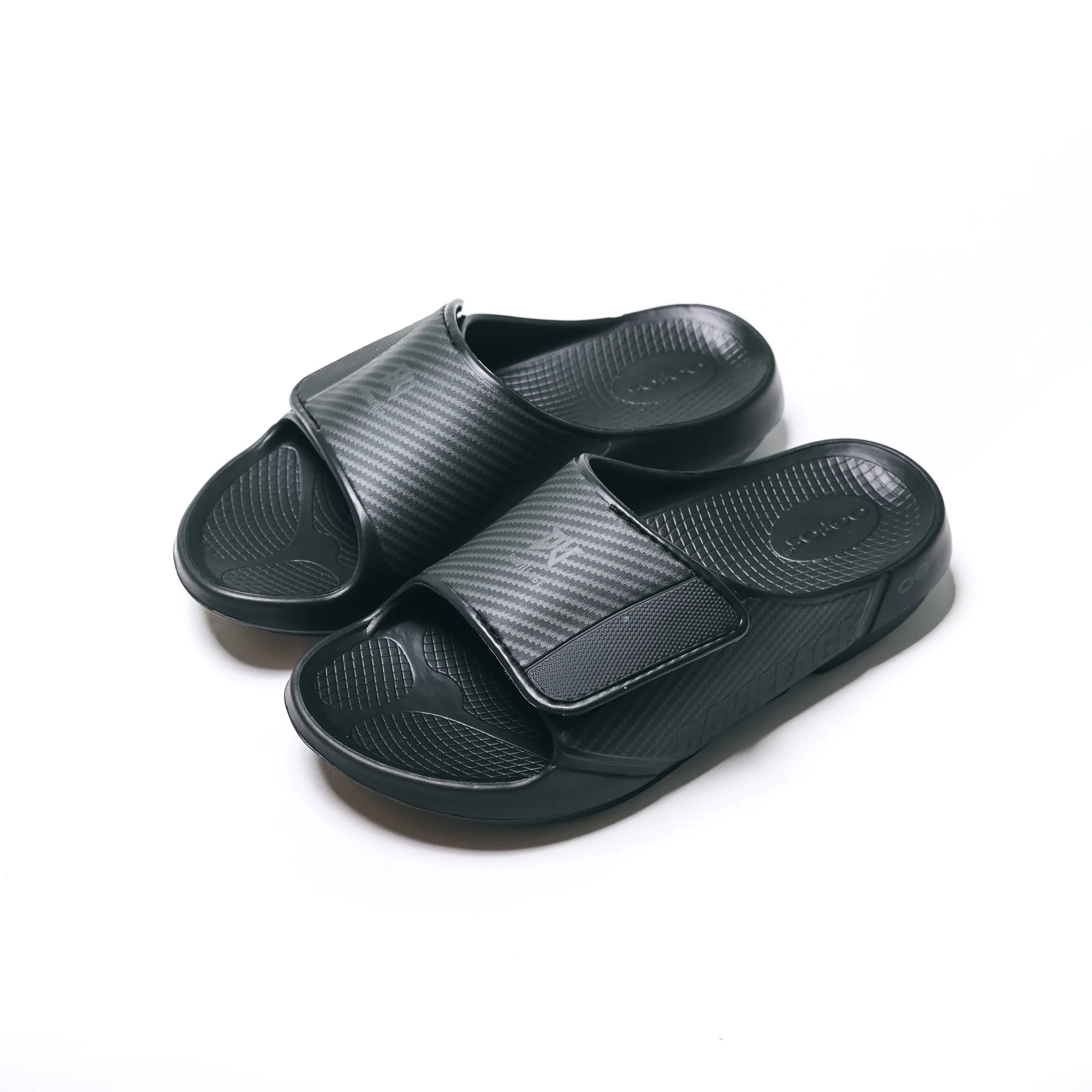 OOFOS x DA VILLAGE W1550 女款 美國肌力紓壓鞋 黑/印花