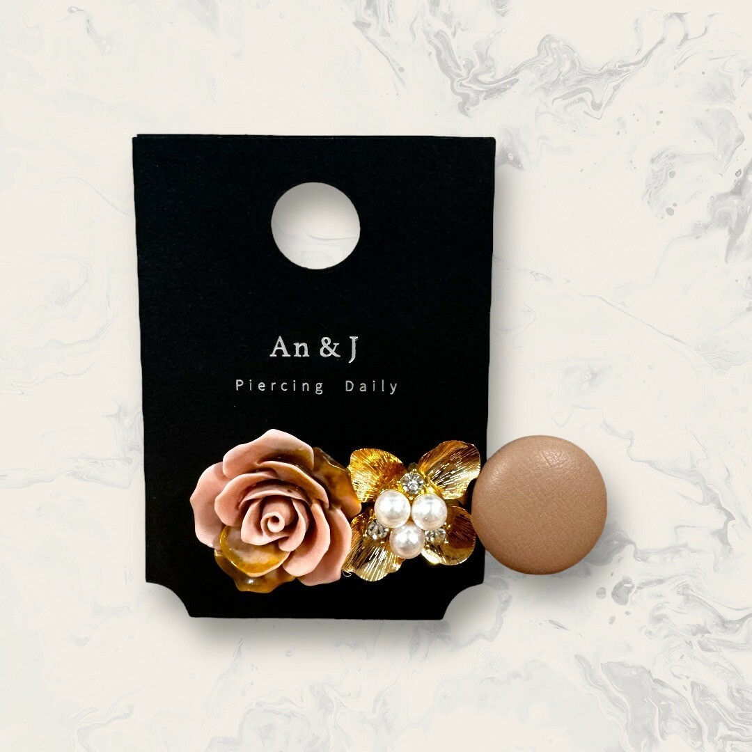 韓國直送髮飾 立體石紋玫瑰花+中白鋯珍珠金箔花+皮面圓手工髮夾