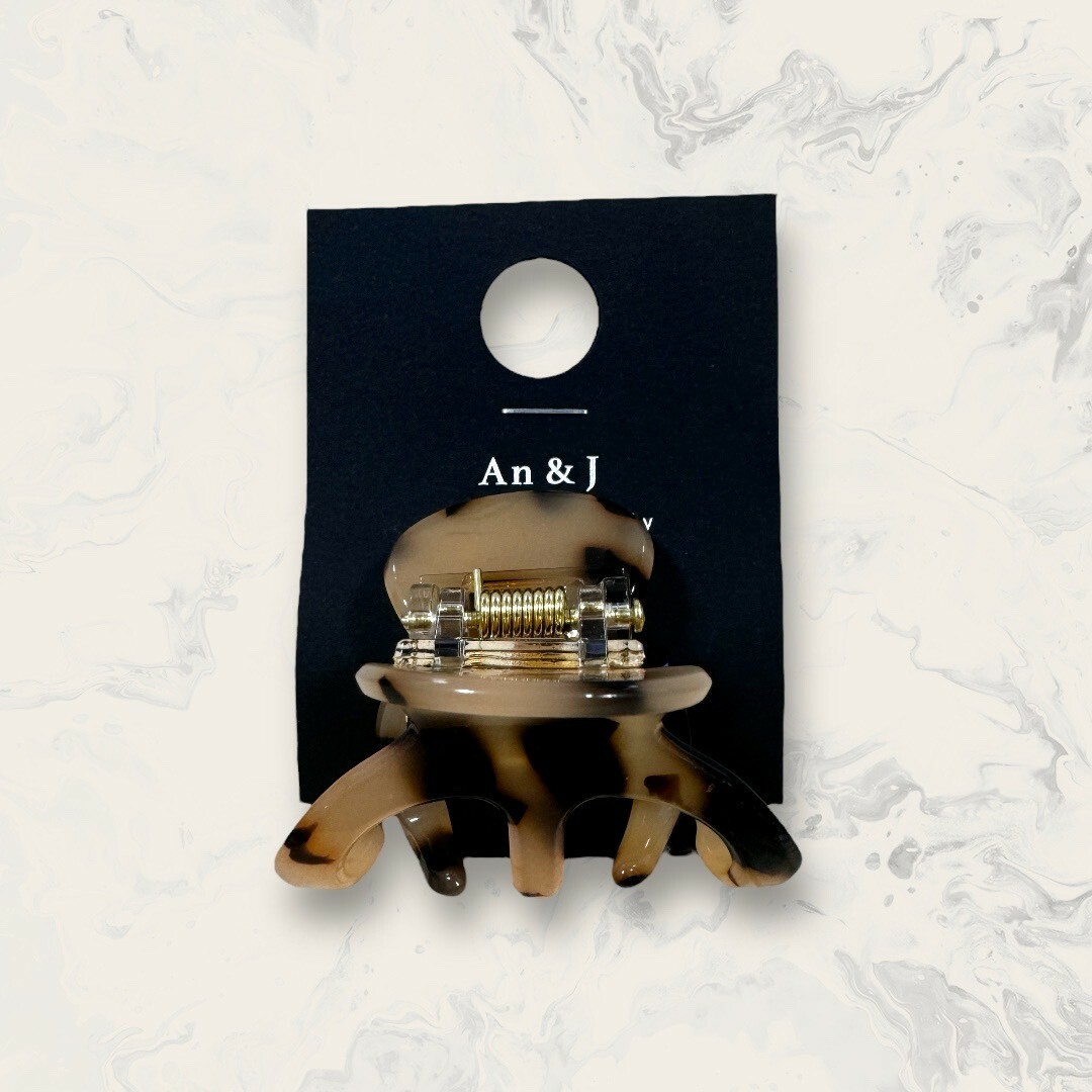 韓國直送髮飾 圓頭三爪小英文字色塊暈染醋酸版小抓夾