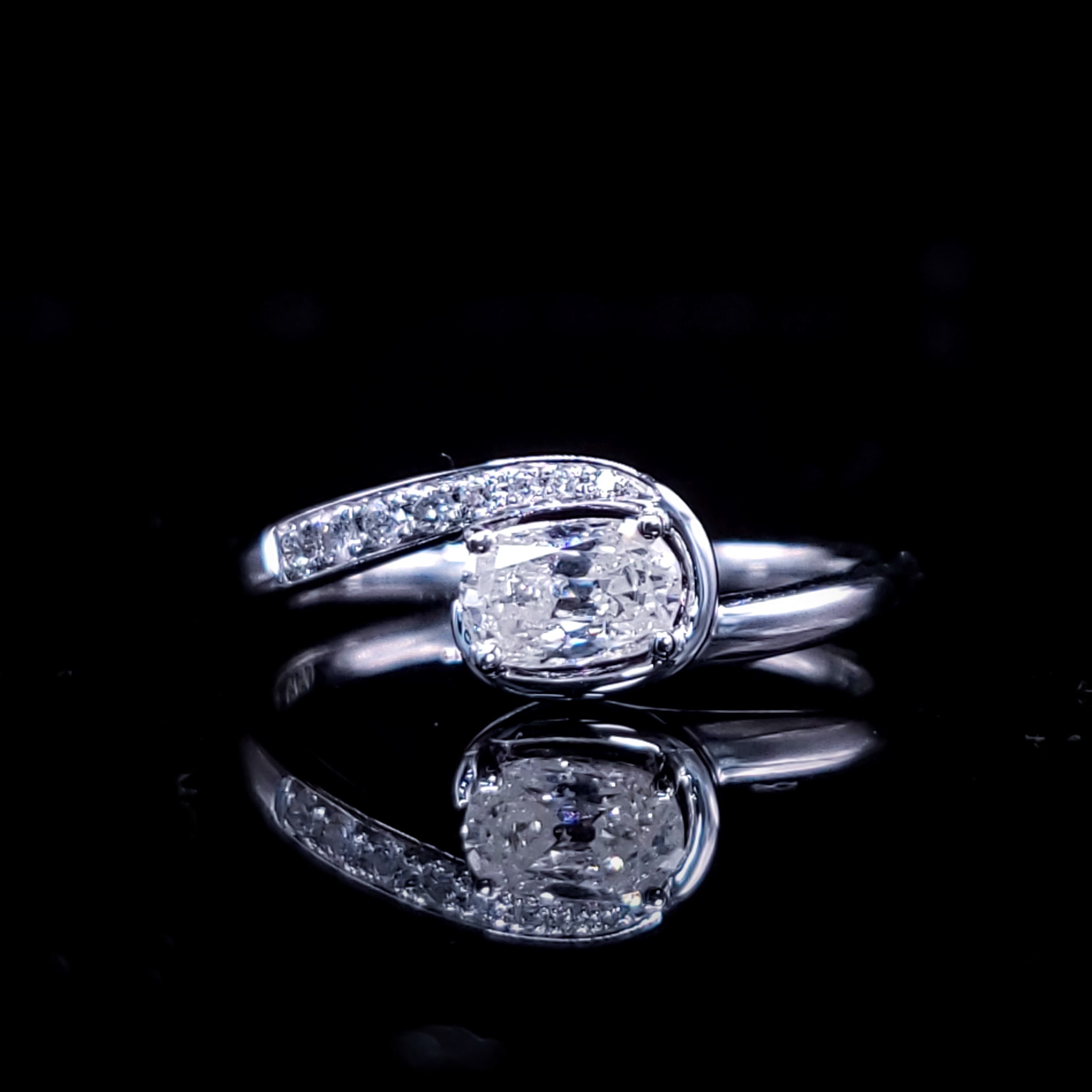 18K White Gold 0.47ct Oval Cut Diamond Ring