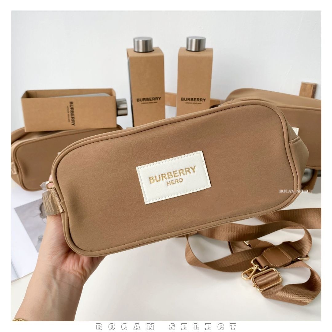 <限量接單>BURBERRY  美拉德焦糖色 大容量 化妝包