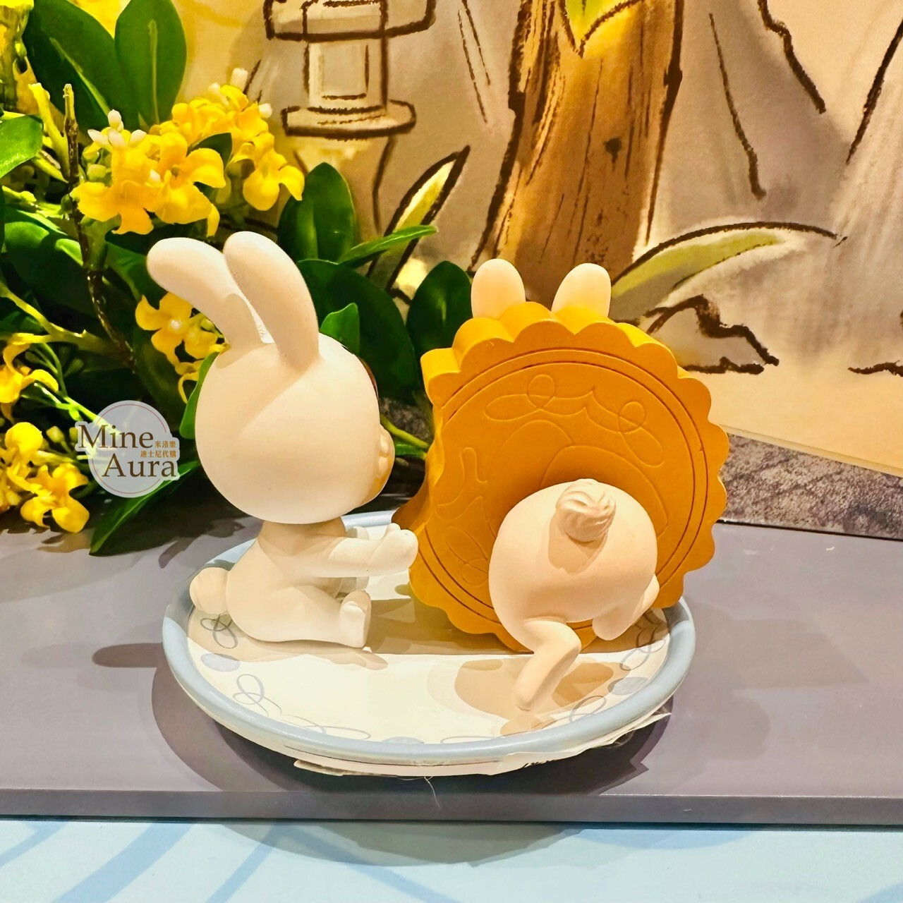 (限時特價) 2024 中秋 米奇 Mickey 與好友們 奇奇蒂蒂 Chip 'n Dale 搖頭設計 月餅 兔子裝扮造型 擺飾品 -上海迪士尼樂園