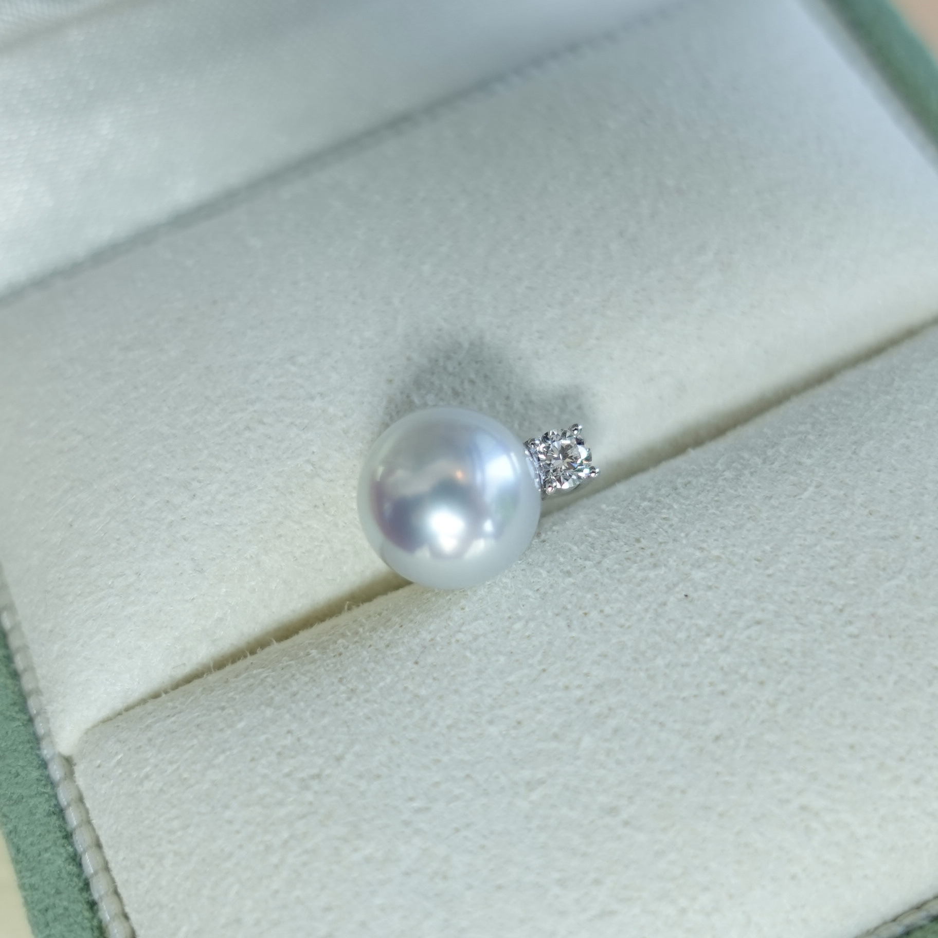 頂級鏡面系列 - 18K金天然銀藍色Akoya珍珠鑽石吊墜