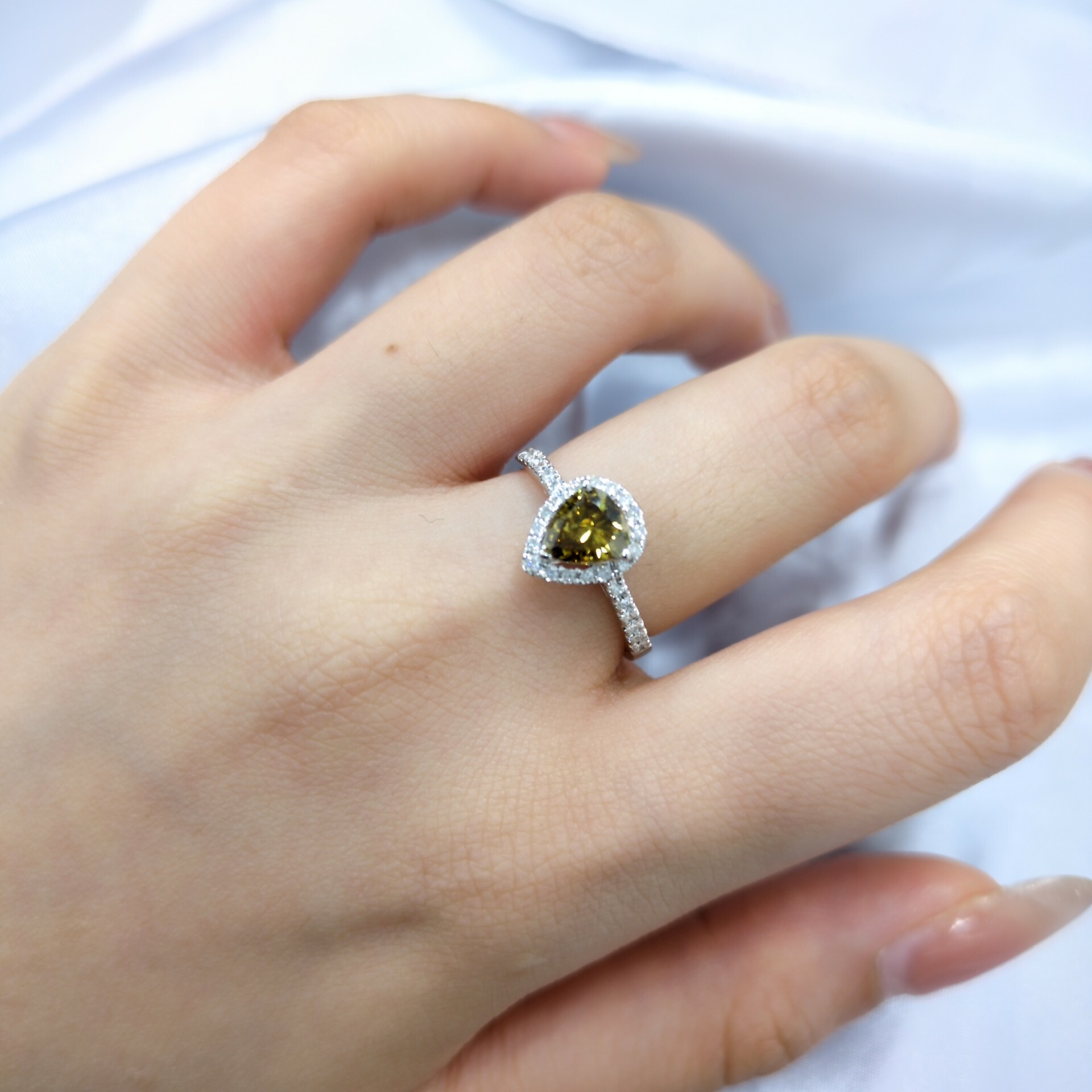 18K White Gold 0.98ct Fancy Color Pear Shaped Diamond Ring