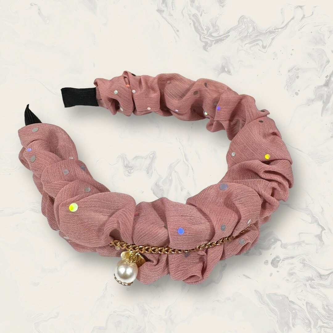 韓國直送髮飾 圓點亮片中金鍊吊珍珠+小圓牌皺褶手工髮箍