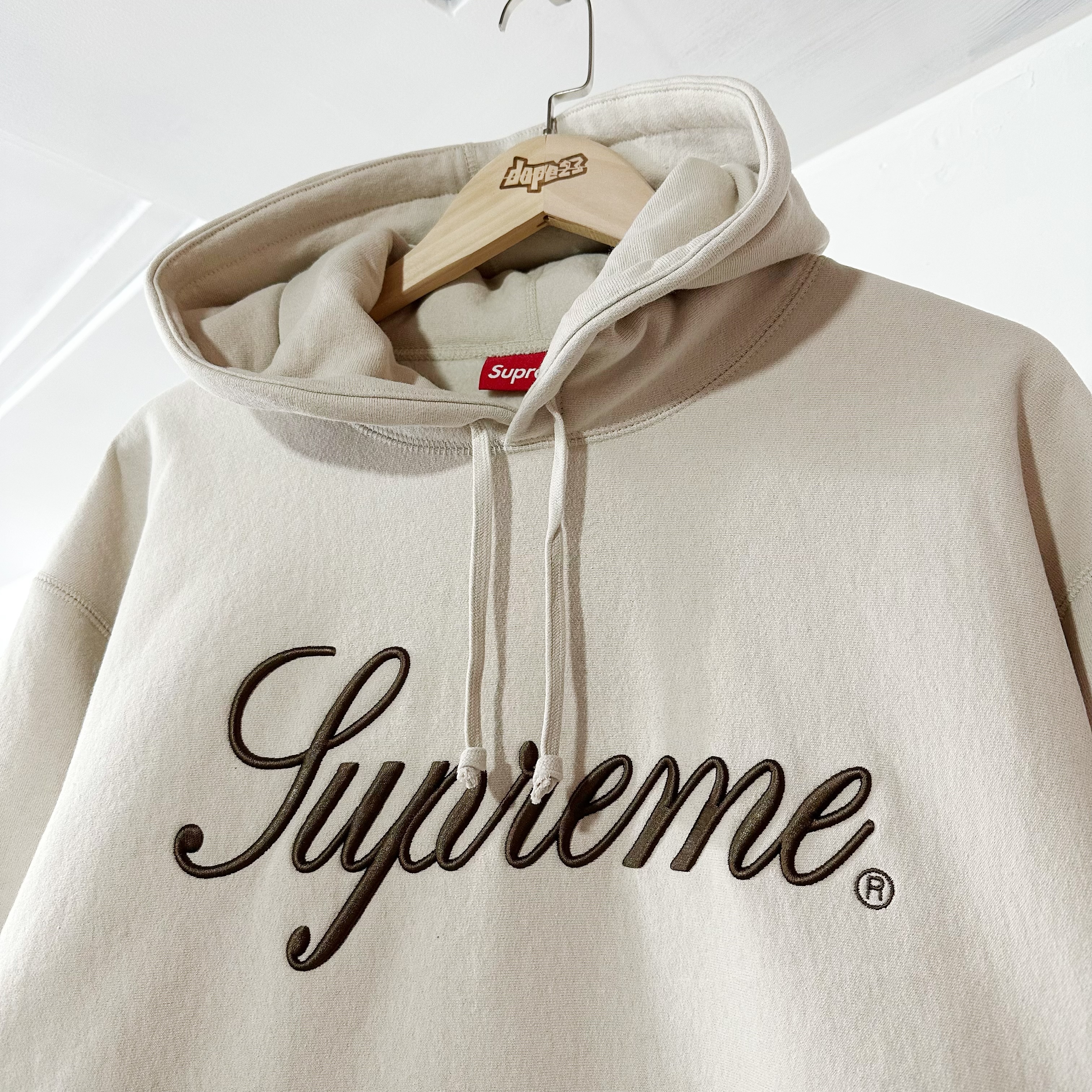 SUPREME FW24 EMBROIDERED SCRIPT HOODED SWEATSHIRT STONE
