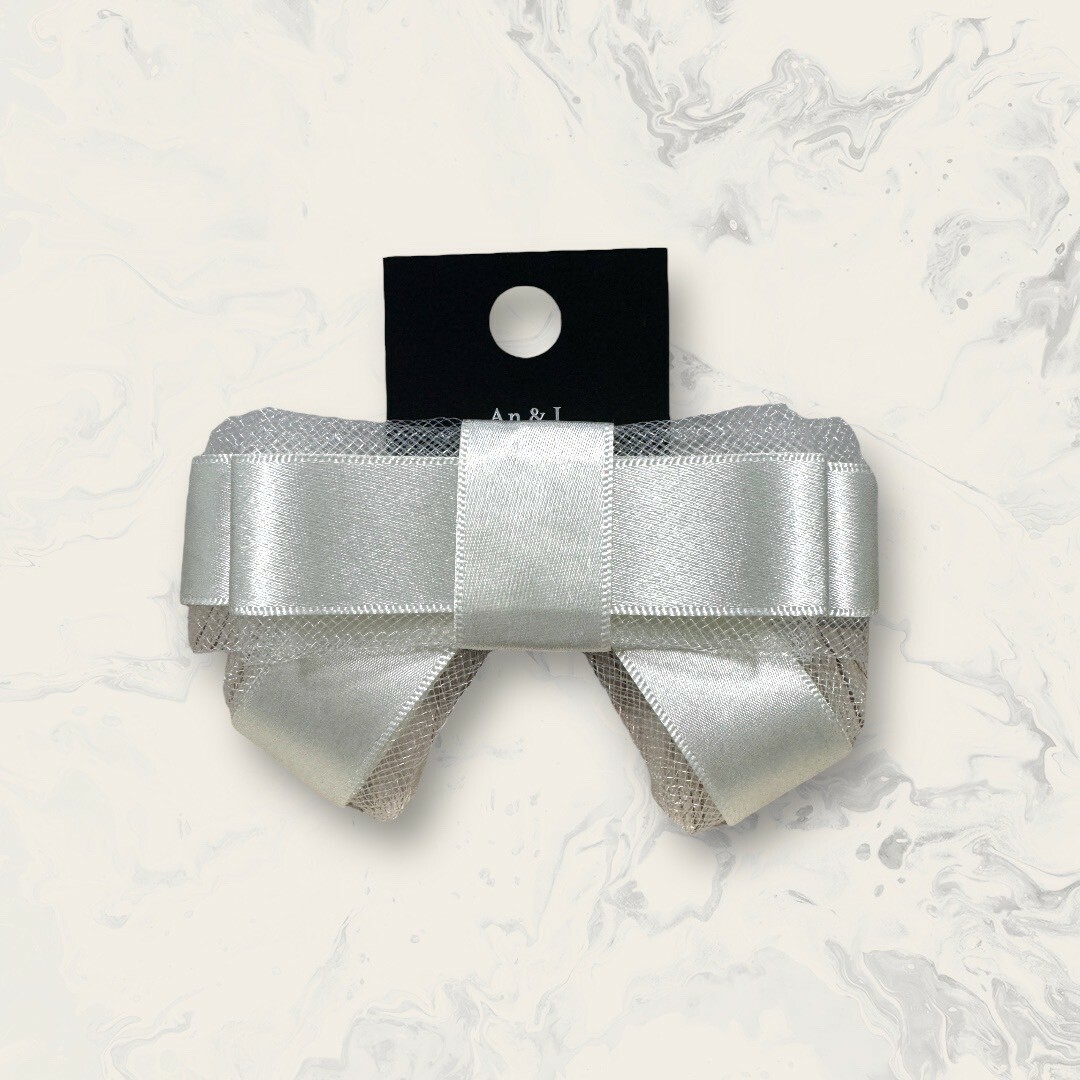 韓國直送髮飾 白網紗白緞面平面蝴蝶結彈夾