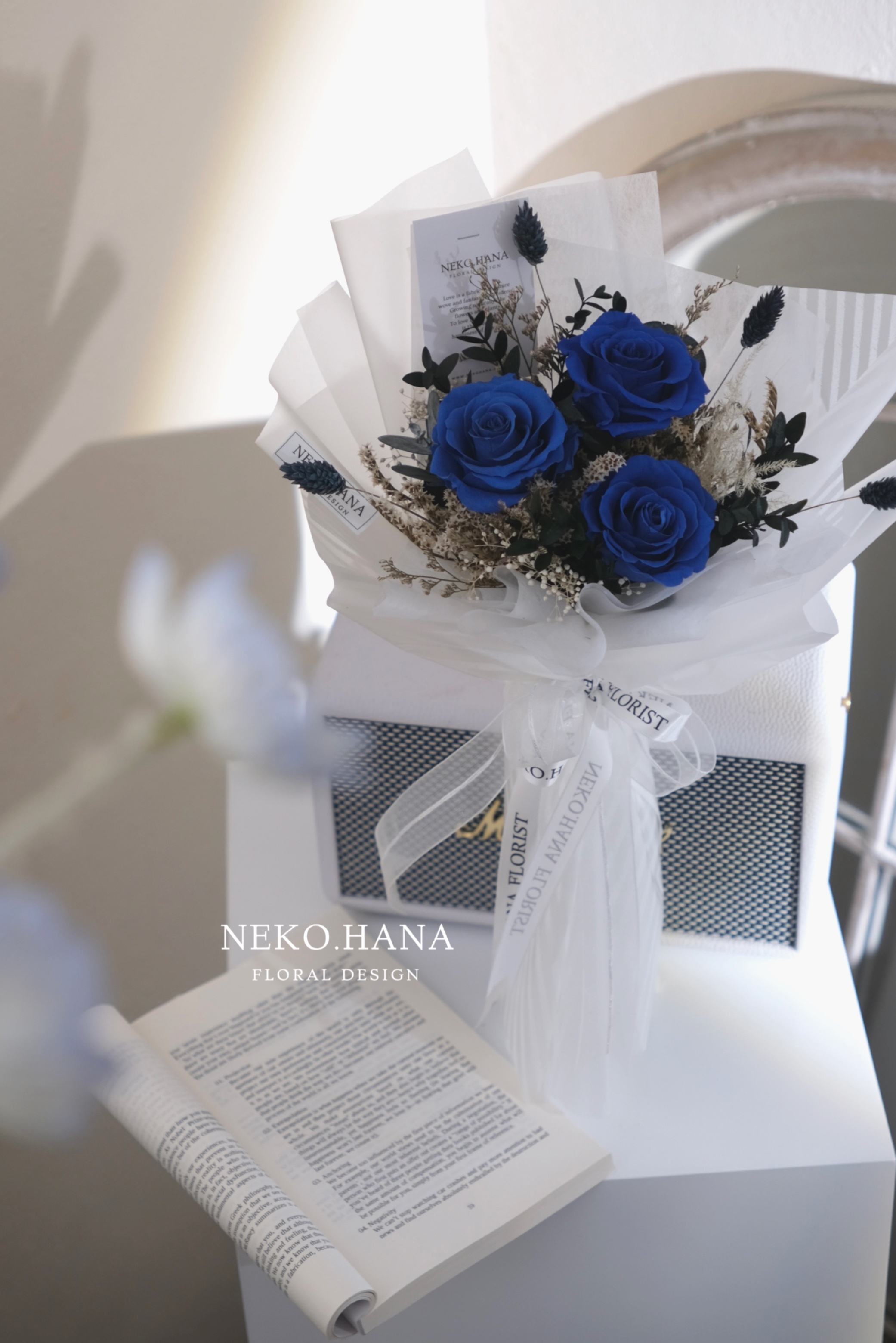 克萊因藍玫瑰永生花束