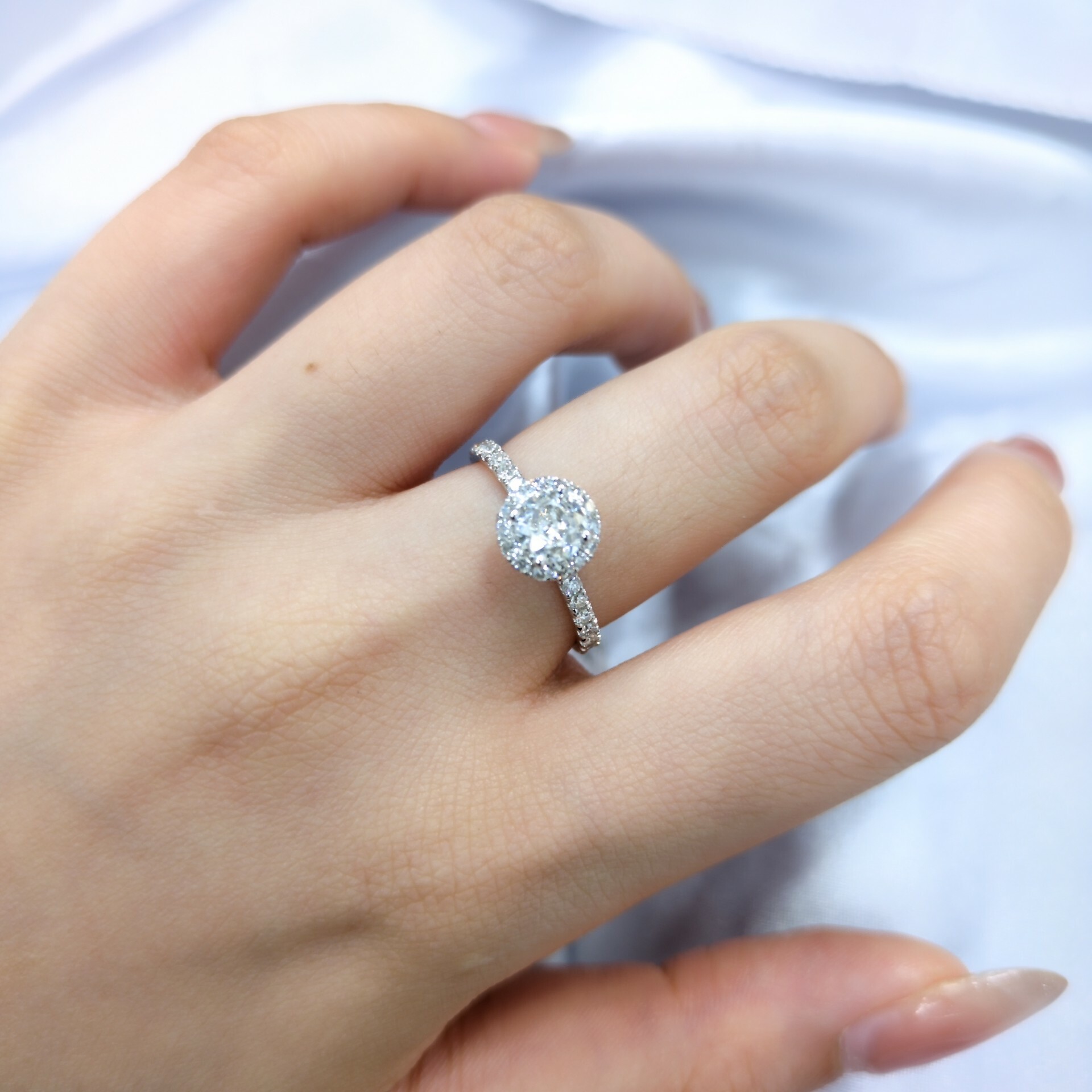 18K White Gold 0.82ct Diamond Ring