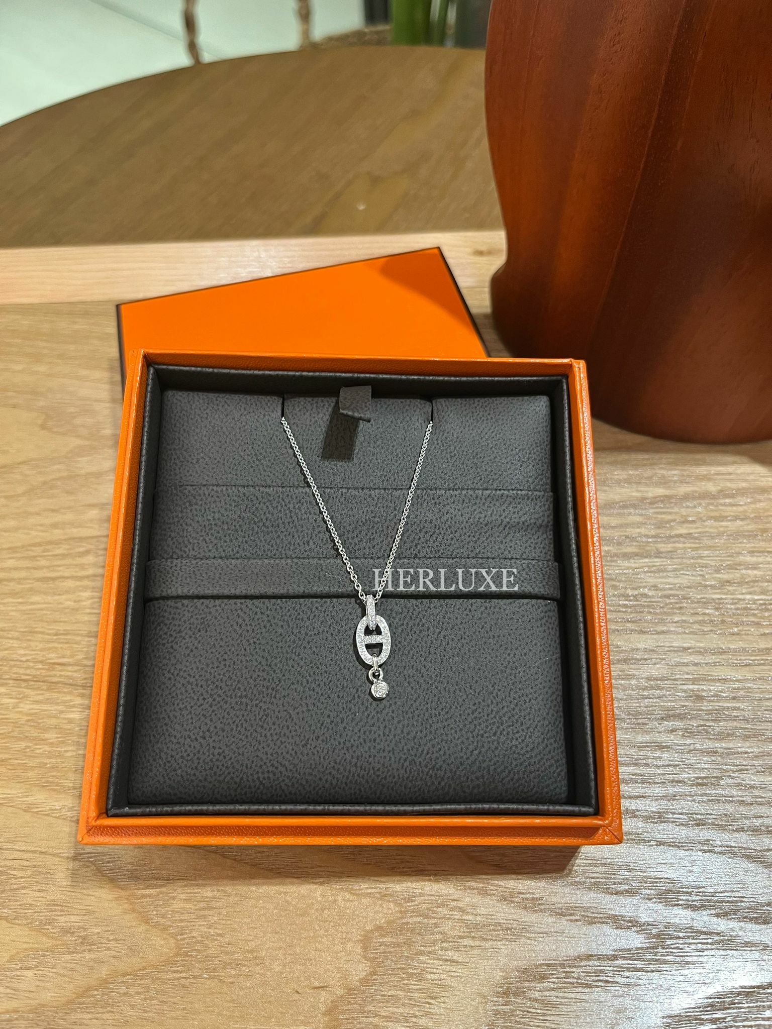 Pendentif enchainee pm 29D 0.18ct orb-18K 39-41cm