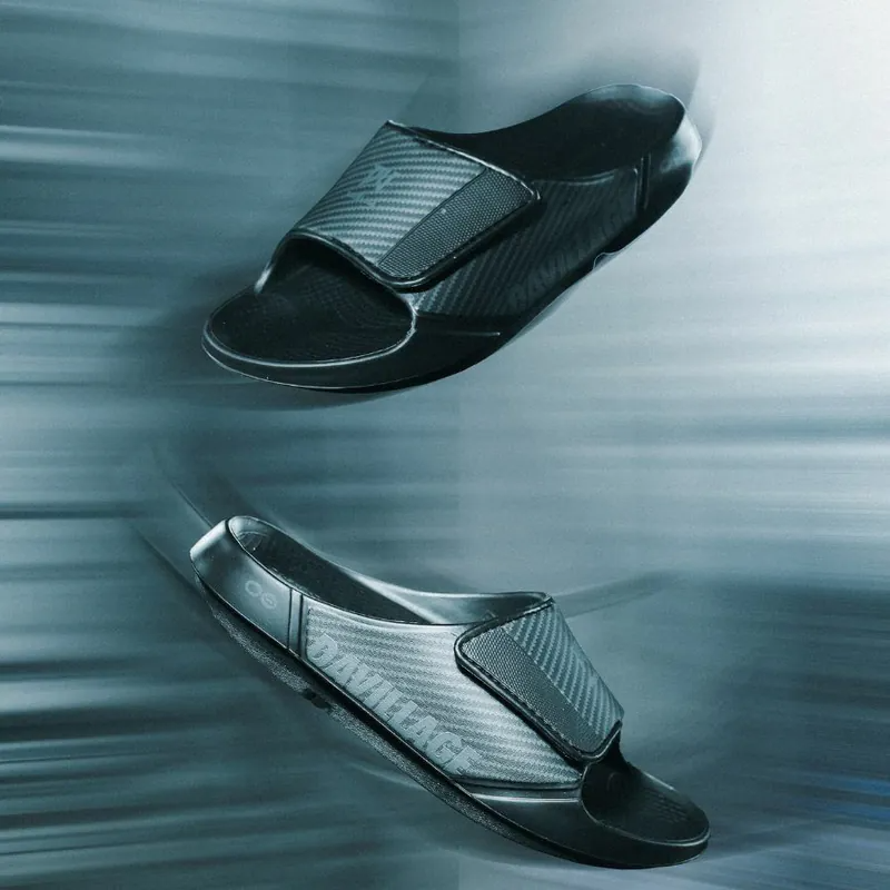 OOFOS x DA VILLAGE W1550 女款 美國肌力紓壓鞋 黑/印花