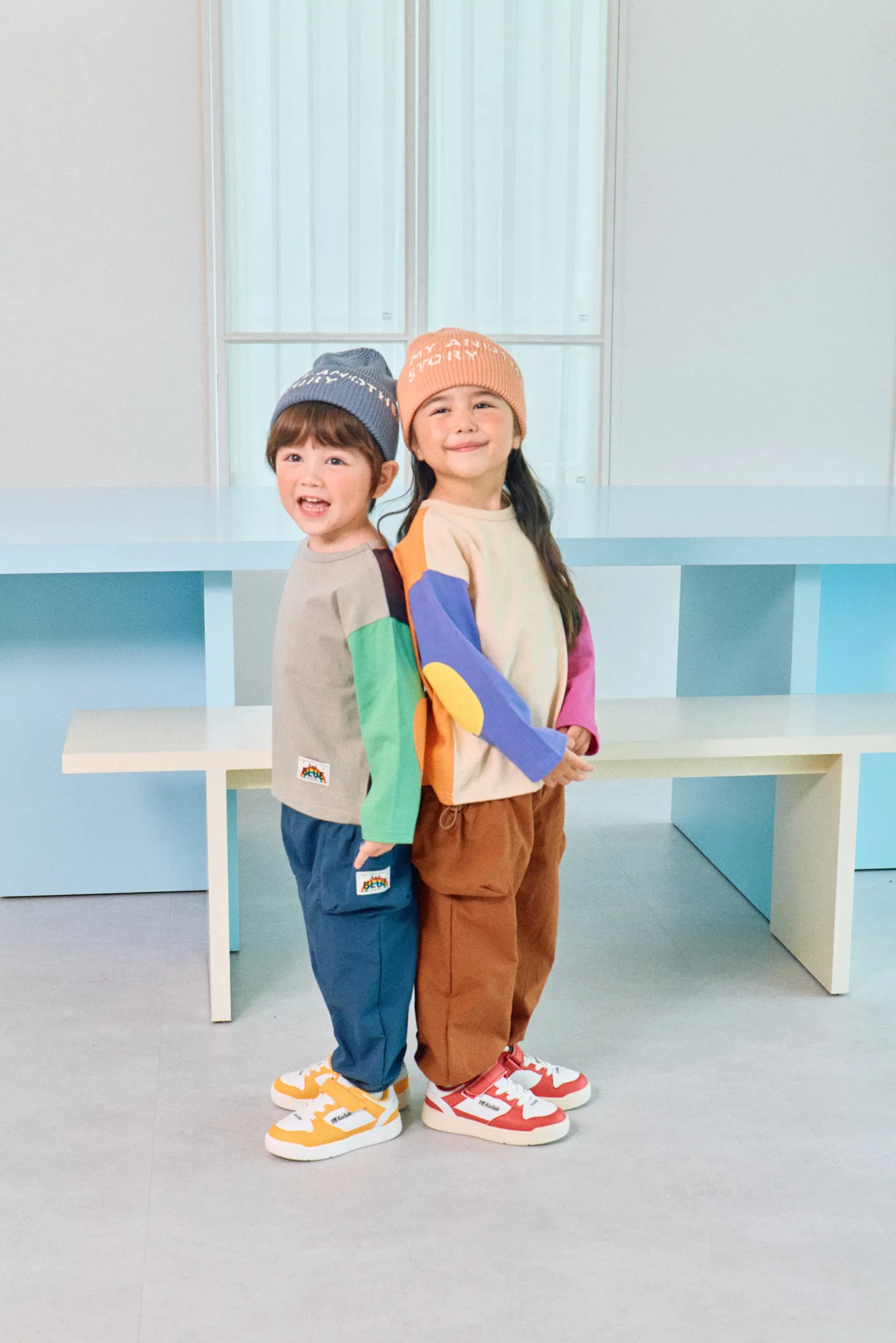 韓國 1st Blue-秋款繽紛撞色補丁上衣-灰黑/米橘