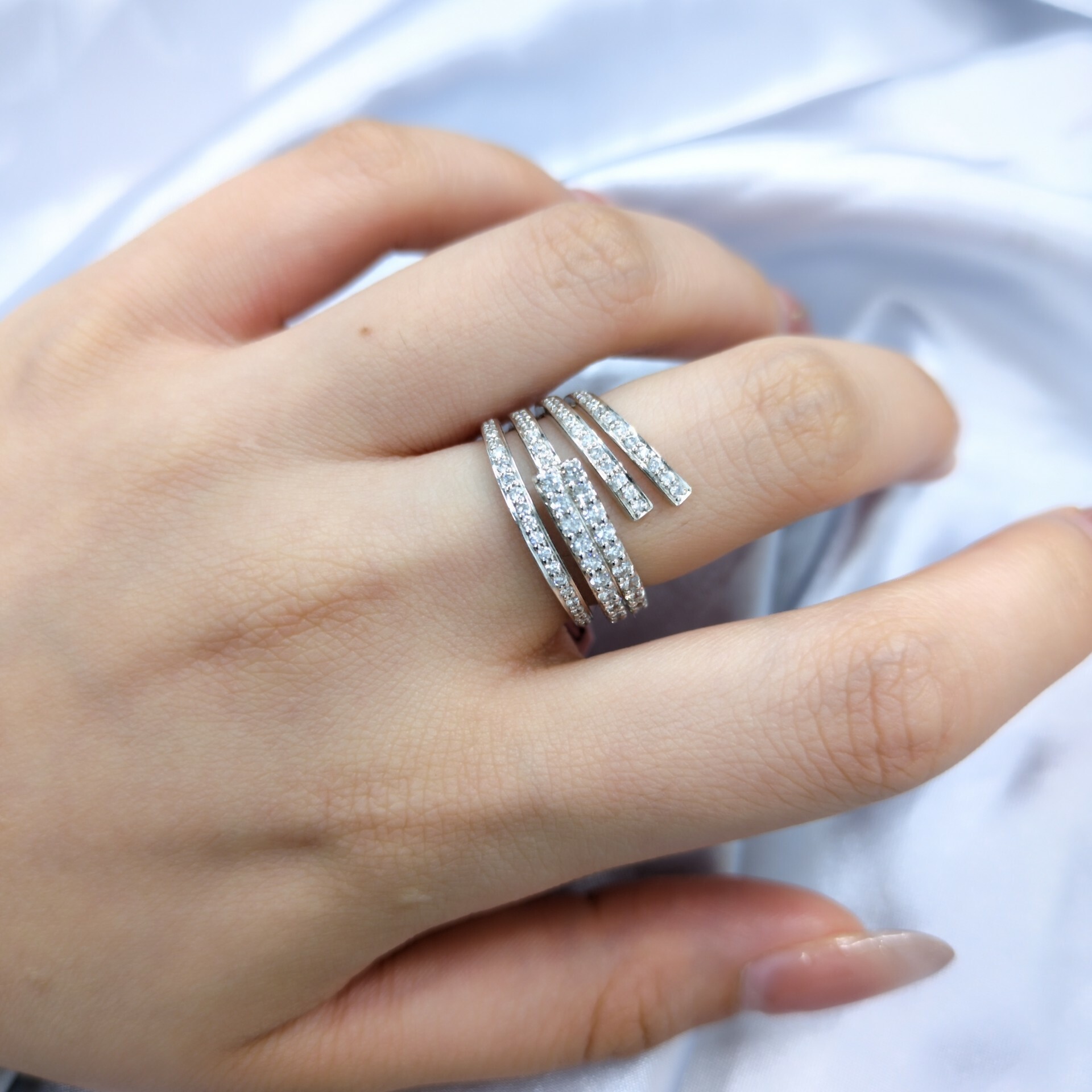 18K White Gold 0.69ct Diamond Ring