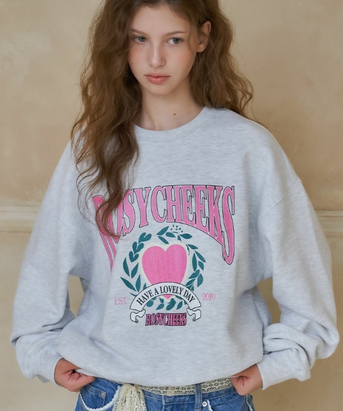 RONRON ROSY CHEEKS HEART LAUREL SWEATSHIRTS