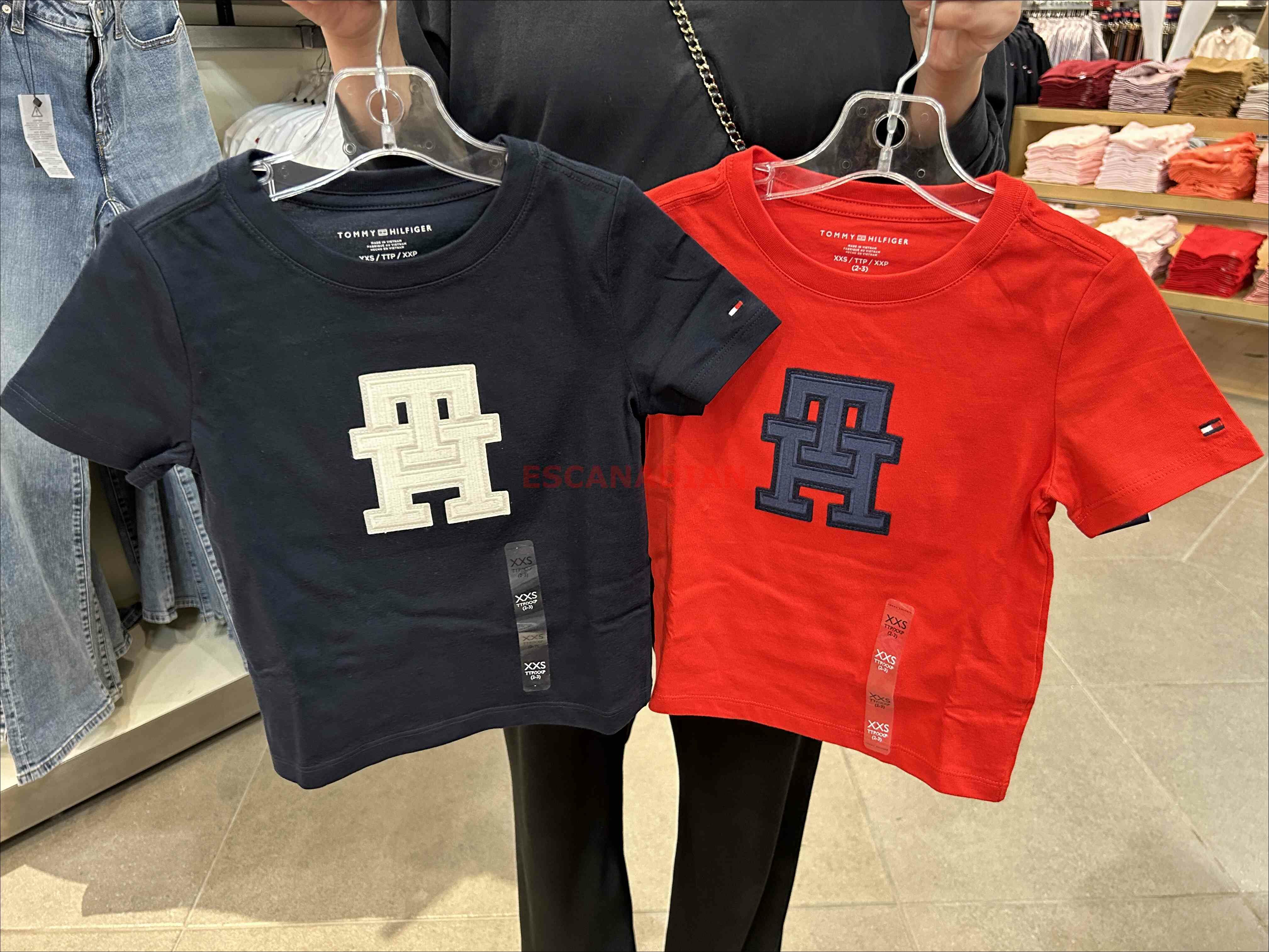 TOMMY 男大童 TH系列 大刺繡貼布 短TEE (2色)