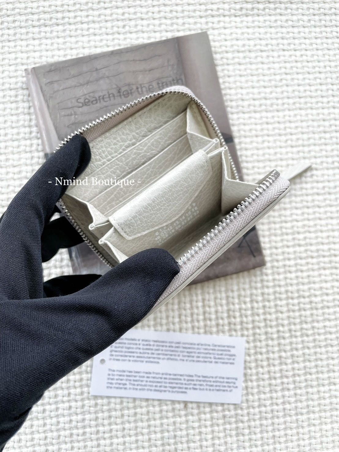MAISON MARGIELA HANDLE ZIPPER COIN PURSE / CEMENT WHITE