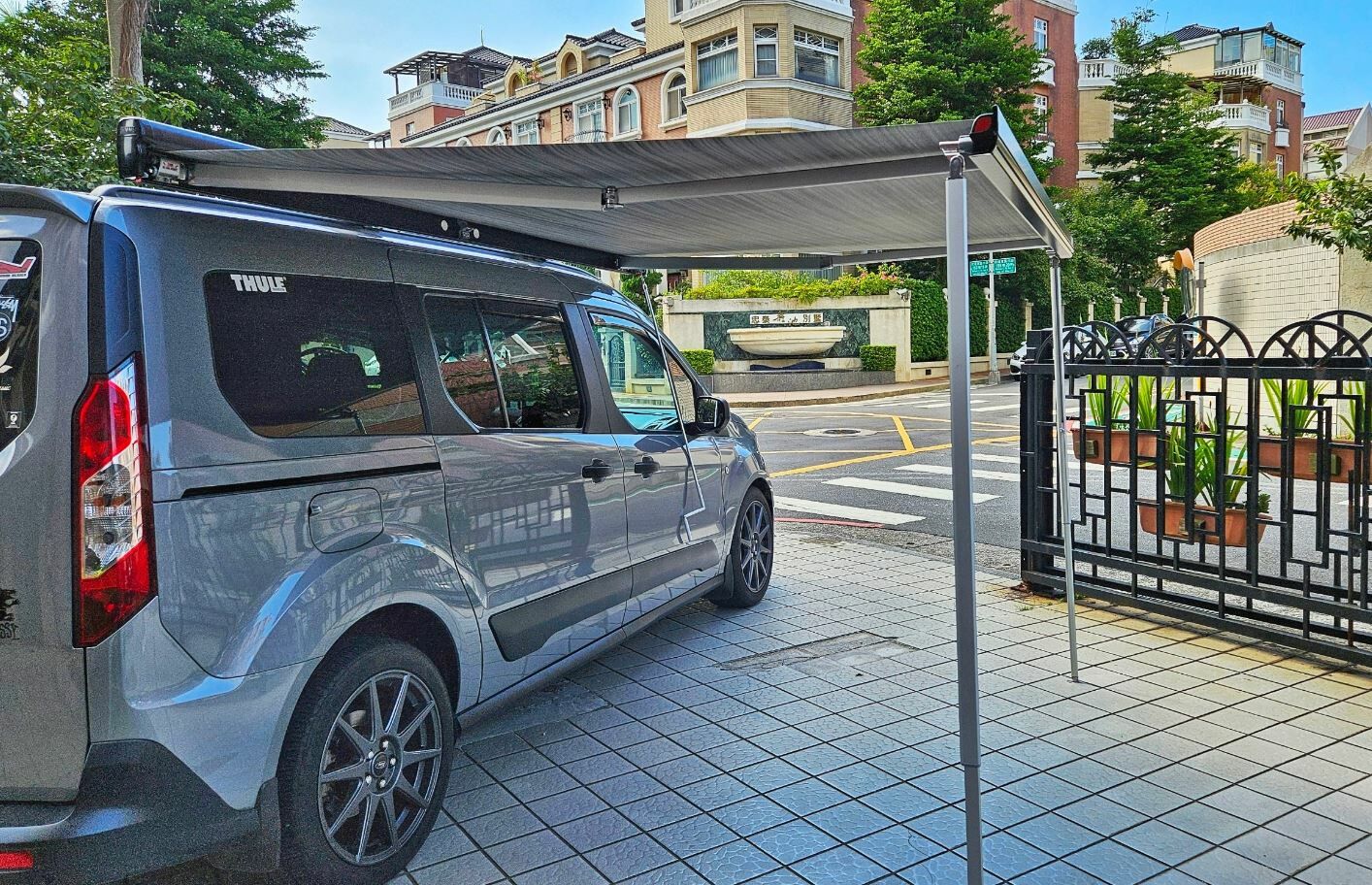 Ford-Tourneo Connect 旅玩家/車邊帳 FIAMMA F45S 260 Tourneo