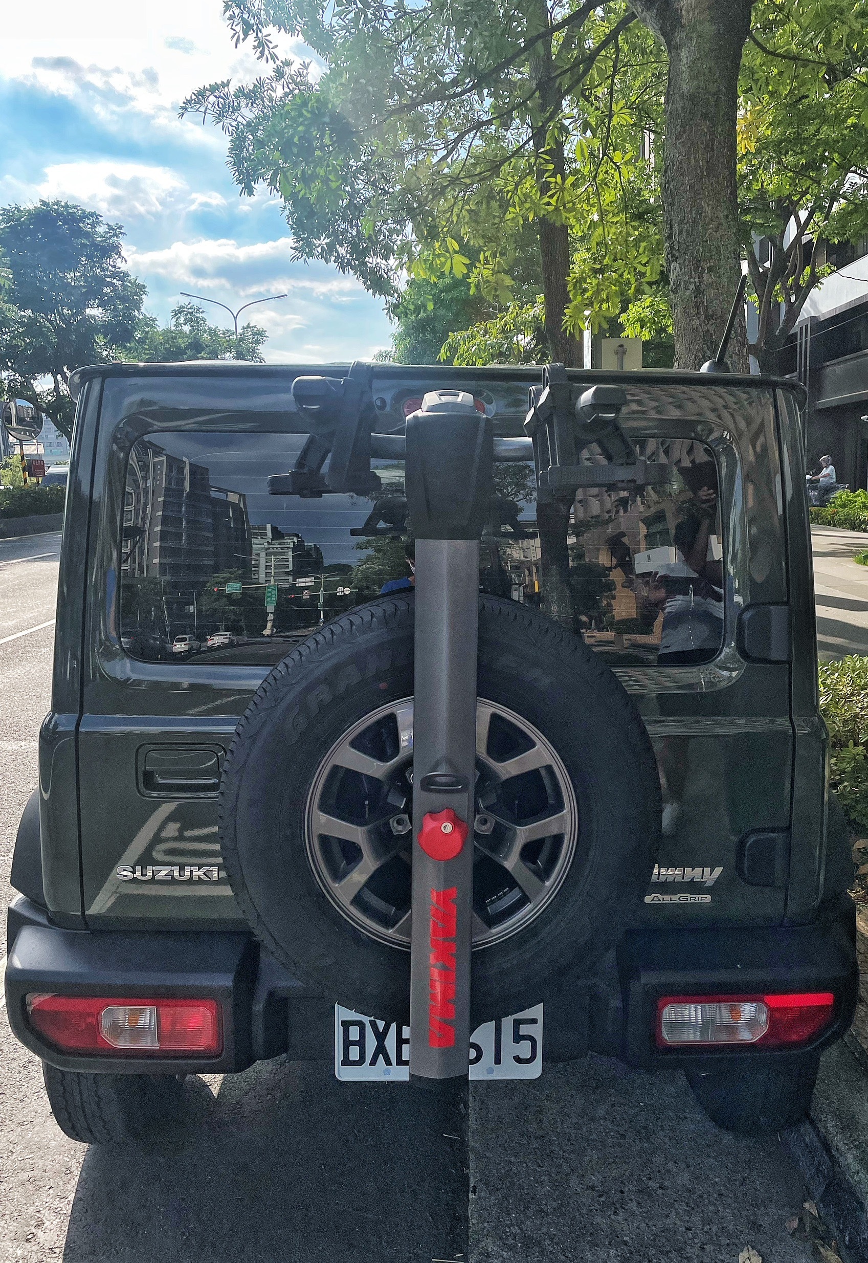 Suzuki jimmy  /  YAKIMA SpareRide 備胎型 自行車架