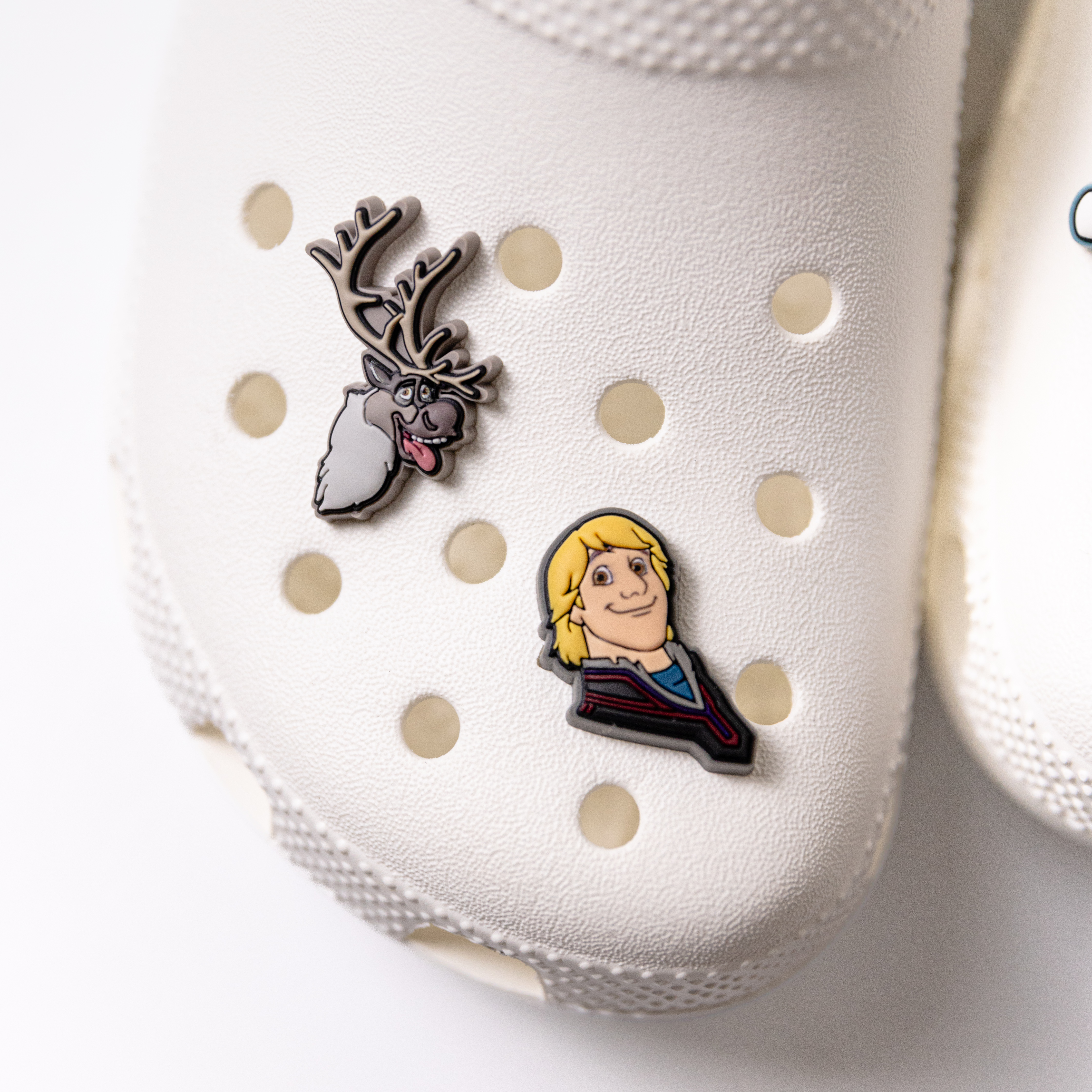 NICEDAY 現貨 Crocs 卡駱馳 洞洞鞋 鞋扣 正版 聯名 艾爾莎 冰雪奇緣 迪士尼