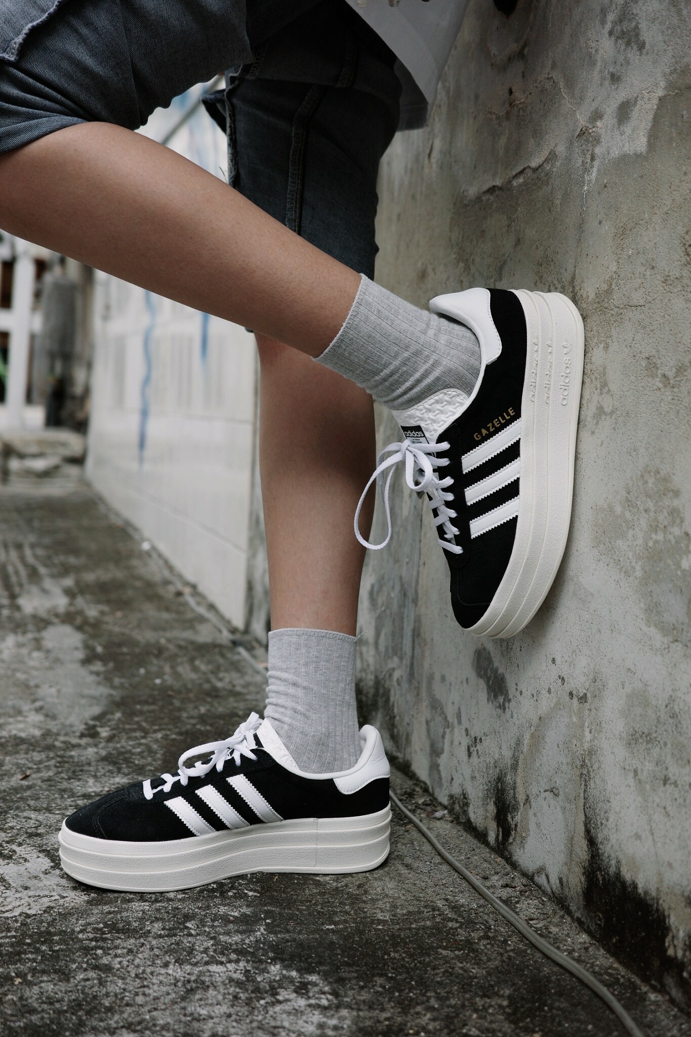 adidas gazelle bold 解構 厚底 Lisa著用 (黑白HQ6912/灰白HQ6893 )