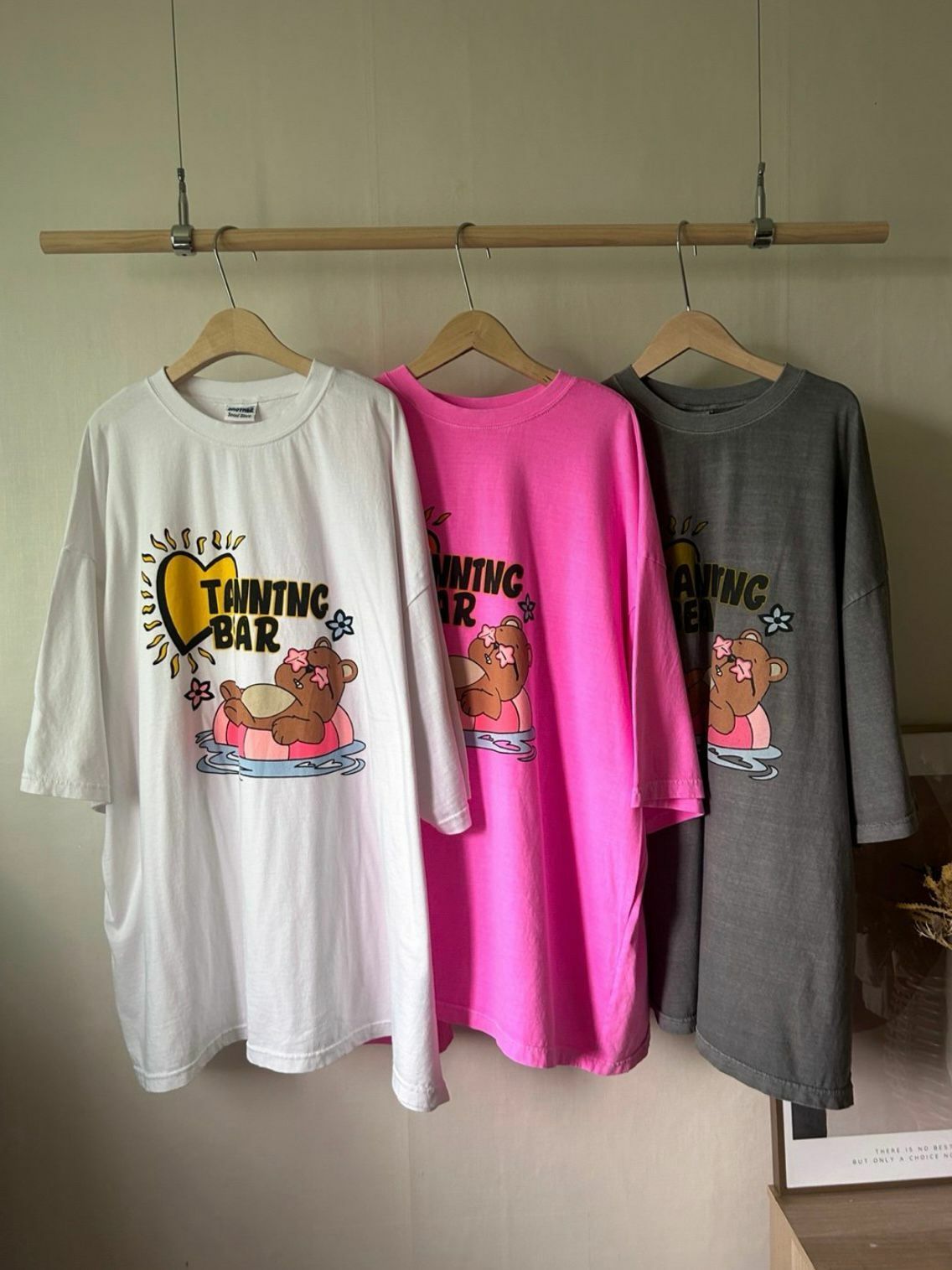 OverSize洗水熊仔圖案英文字短袖Tee T5562