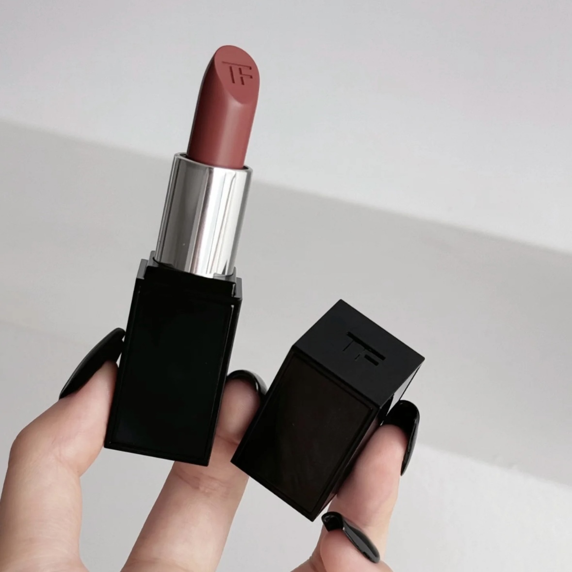 TomFord 唇膏#100（黑漆限定版）Matte