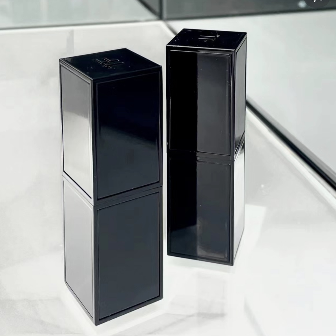 TomFord 唇膏#100（黑漆限定版）Matte