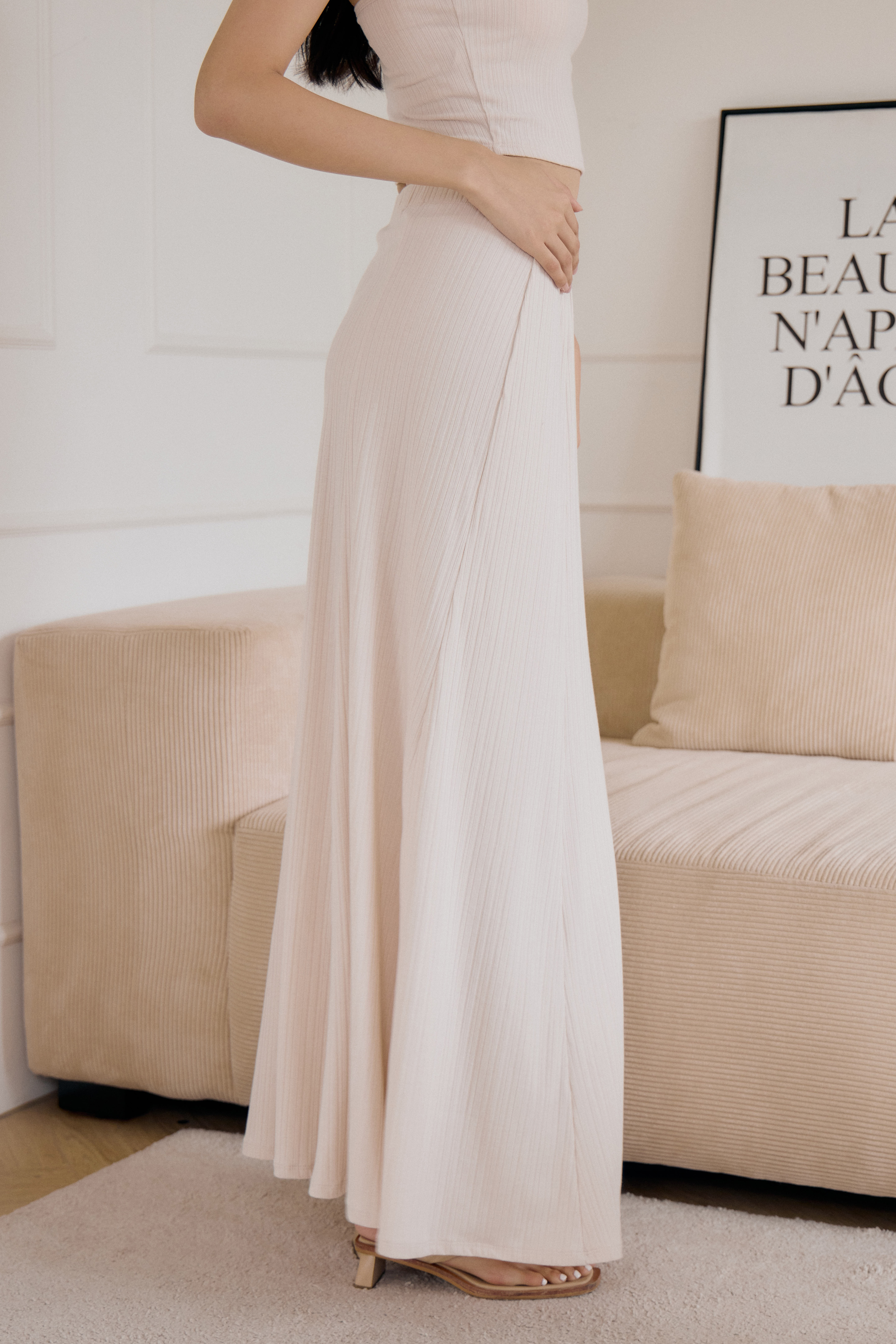 法式傘擺針織長裙- 淺米