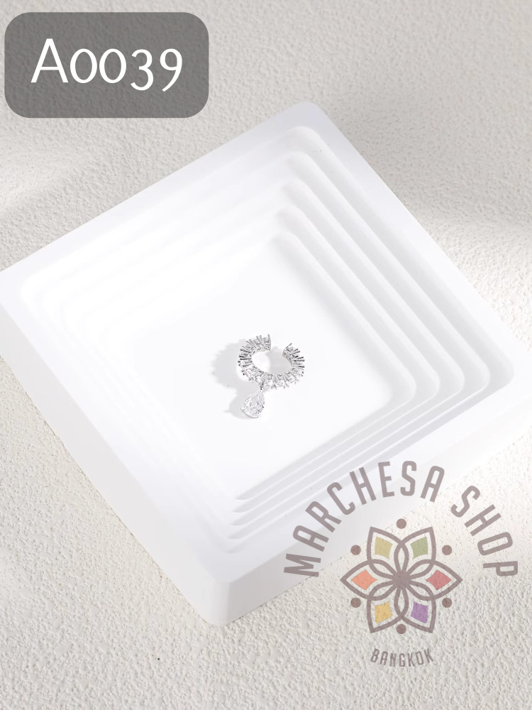 A0039 - 韓款簡約閃爆水滴耳骨圈