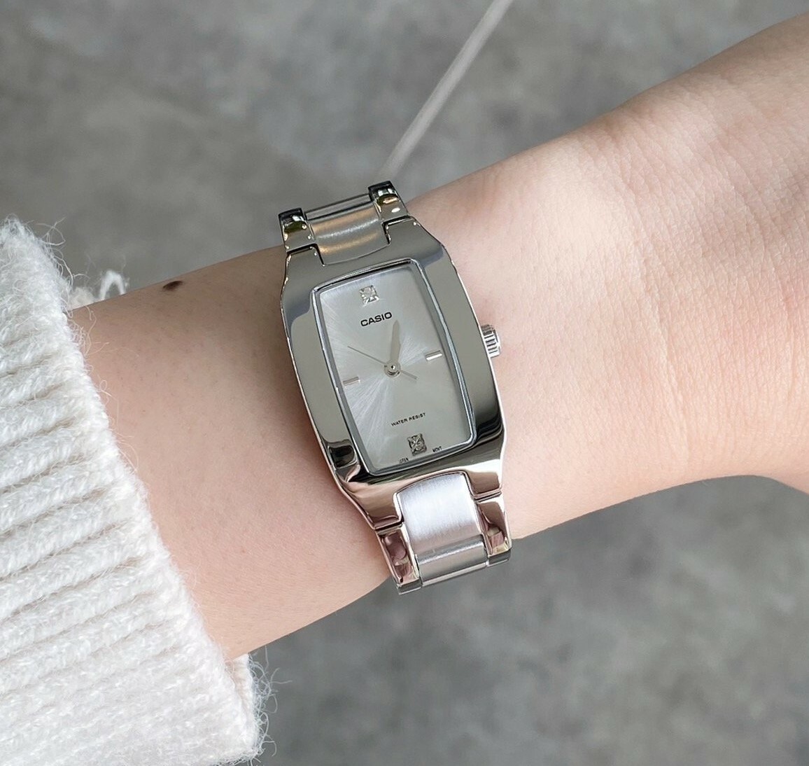 萬年鐘錶 - CASIO  卡西歐 白面酒桶型經典女錶 LTP-1165A-7C2   錶徑22MM